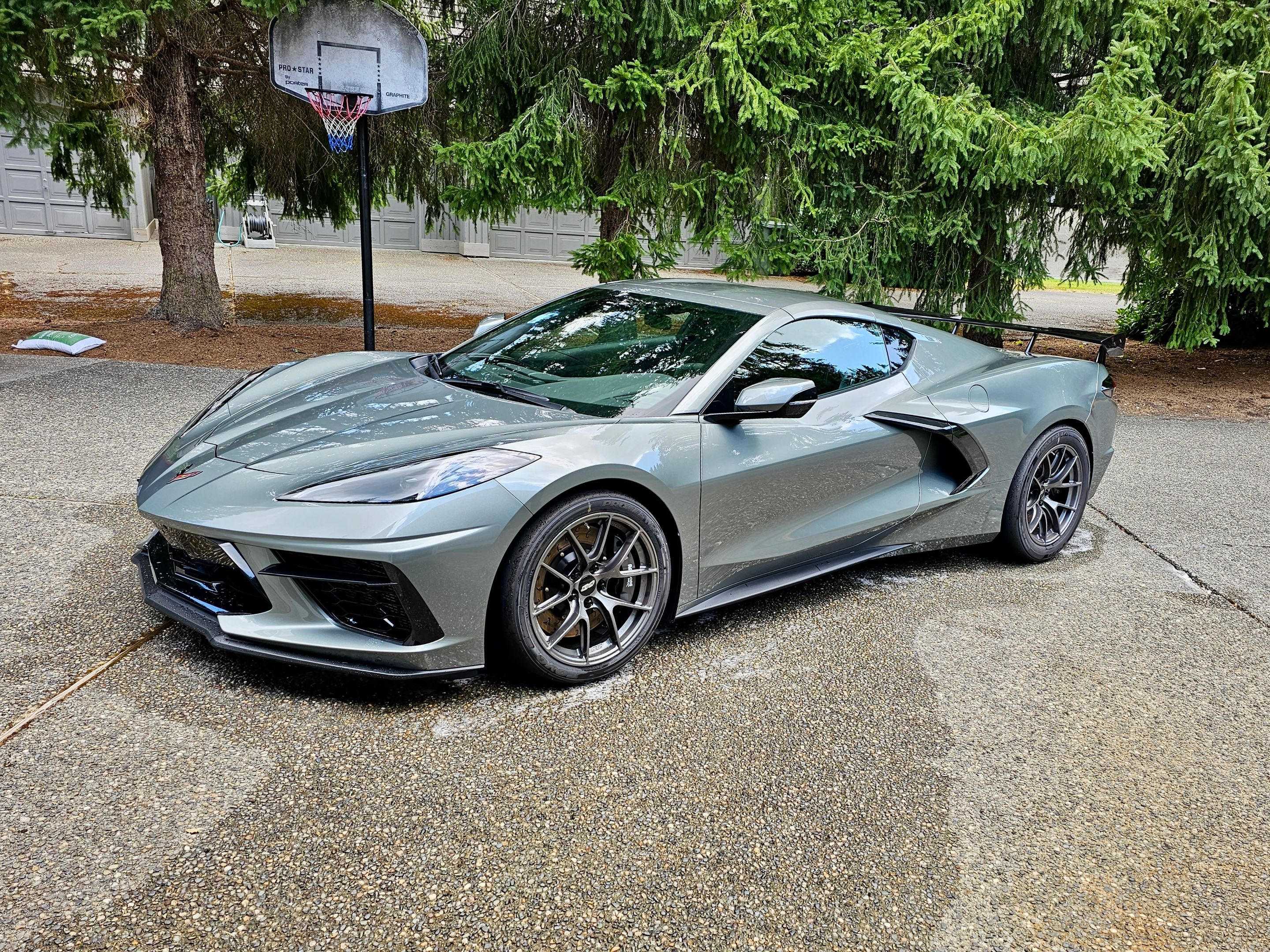 Grey Chevrolet C8 Corvette Stingray/Z51 with 18" VS-5RS Apex wheels in Anthracite