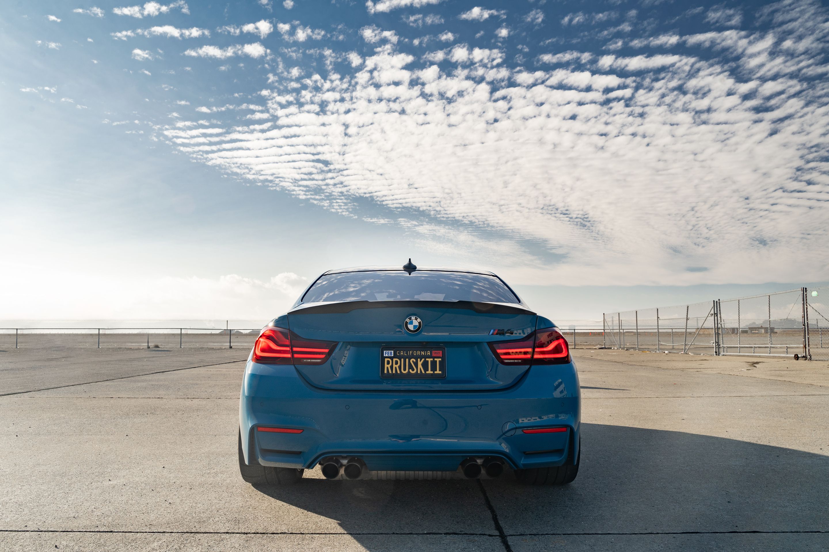Blue BMW F82 Coupe M4 with 18" ARC-8 Apex wheels in Anthracite