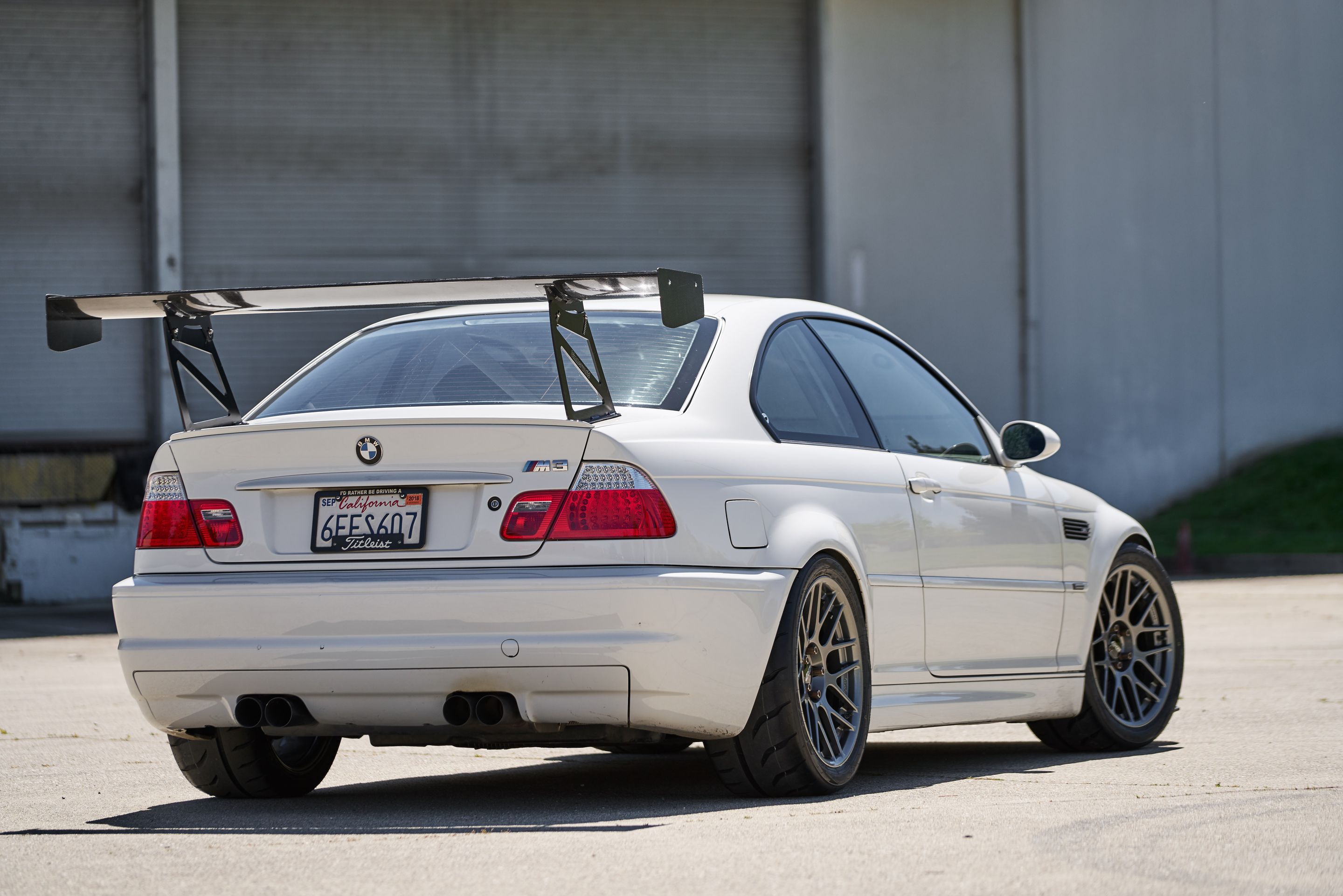 White BMW E46 M3 with 18" ARC-8R Apex wheels in Anthracite