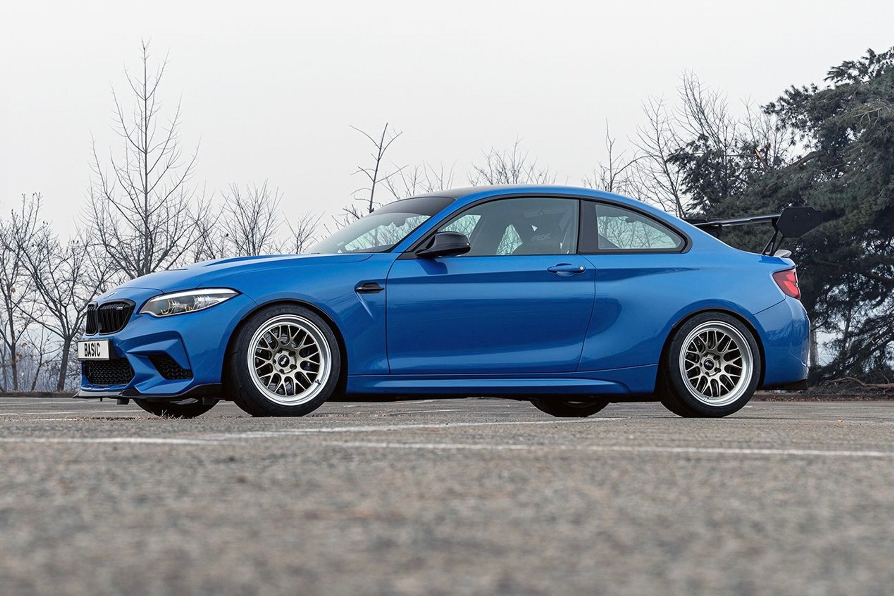 Blue BMW F87 M2 with 18" ML-10RT Apex wheels in Machined Lip Gloss Motorsport Gold
