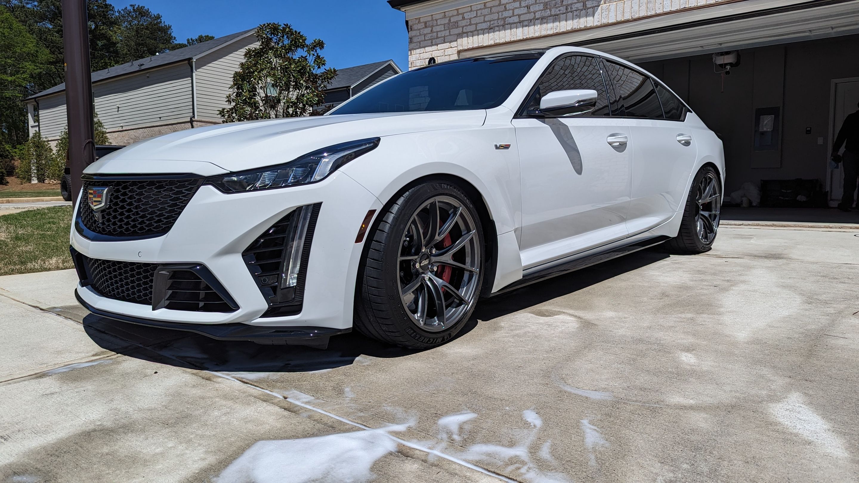White Cadillac CT5-V Blackwing with 19" VS-5RS Apex wheels in Anthracite