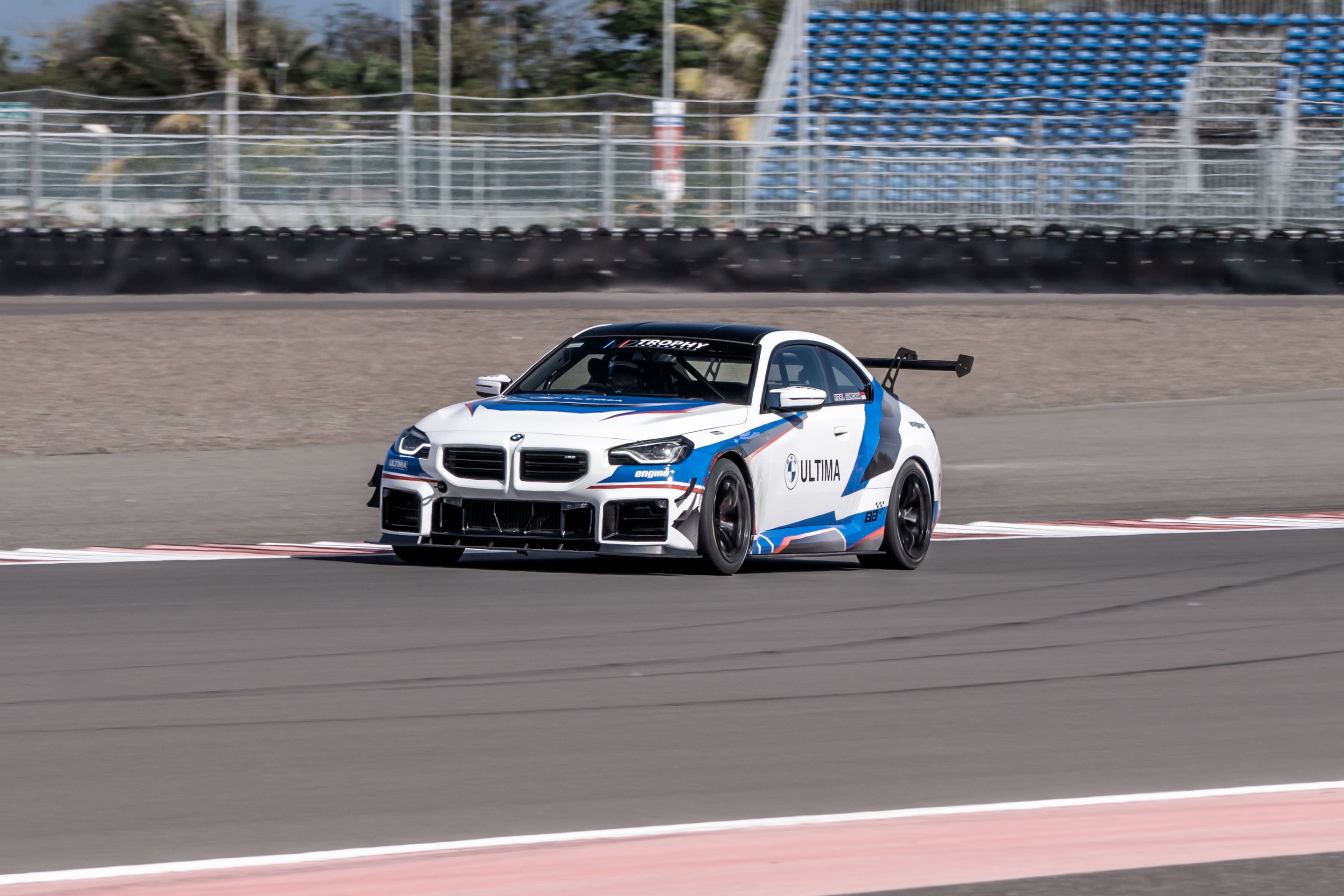 Multicolor BMW G87 M2 with 18" VS-5RS Apex wheels in Satin Black