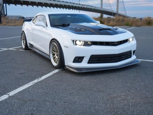 White Chevrolet Camaro - ML-10RT in Machined Lip Gloss Motorsport Gold