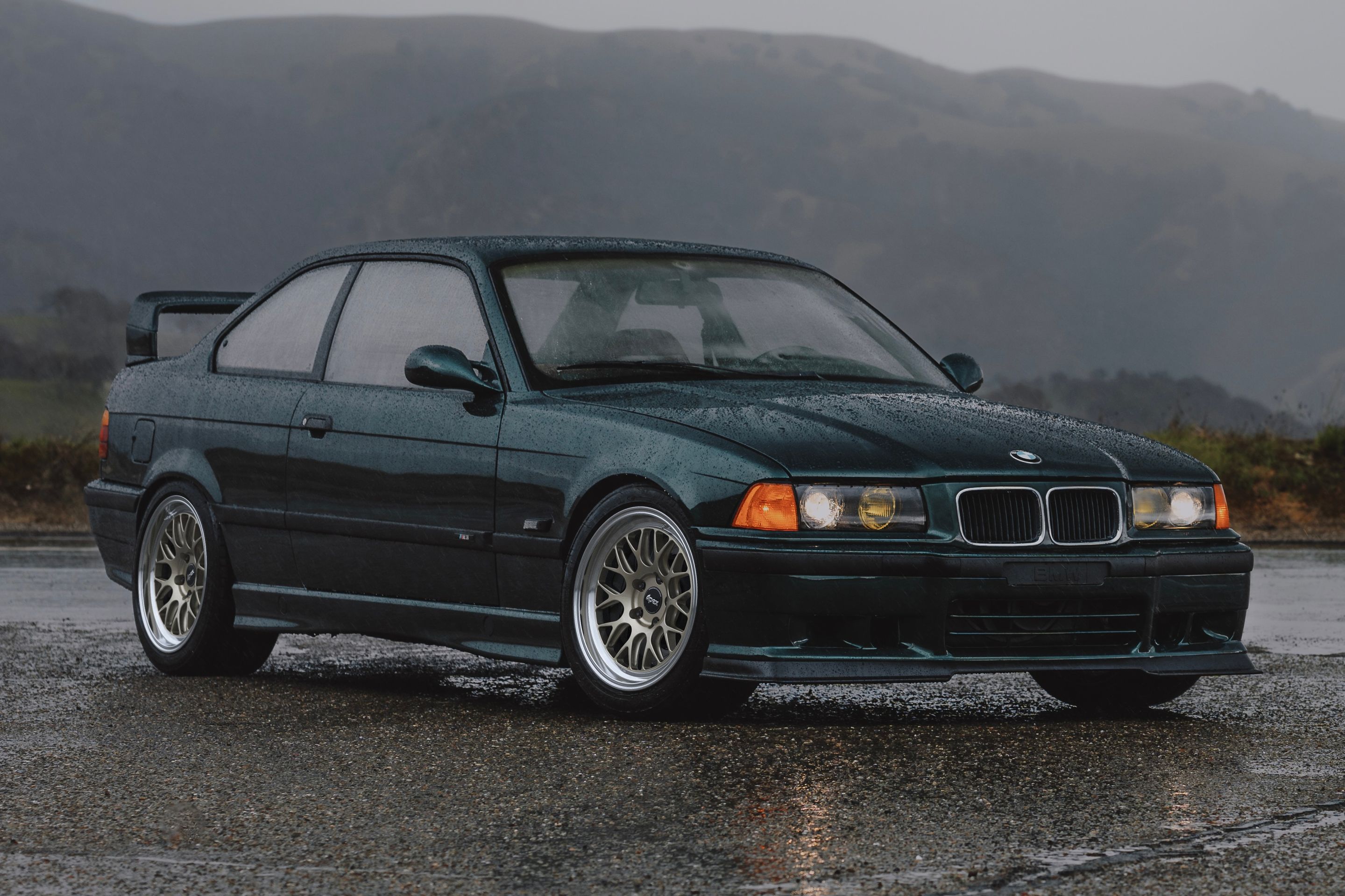 Green BMW E36 M3 with 17" ML-10RT Apex wheels in Machined Lip Gloss Motorsport Gold