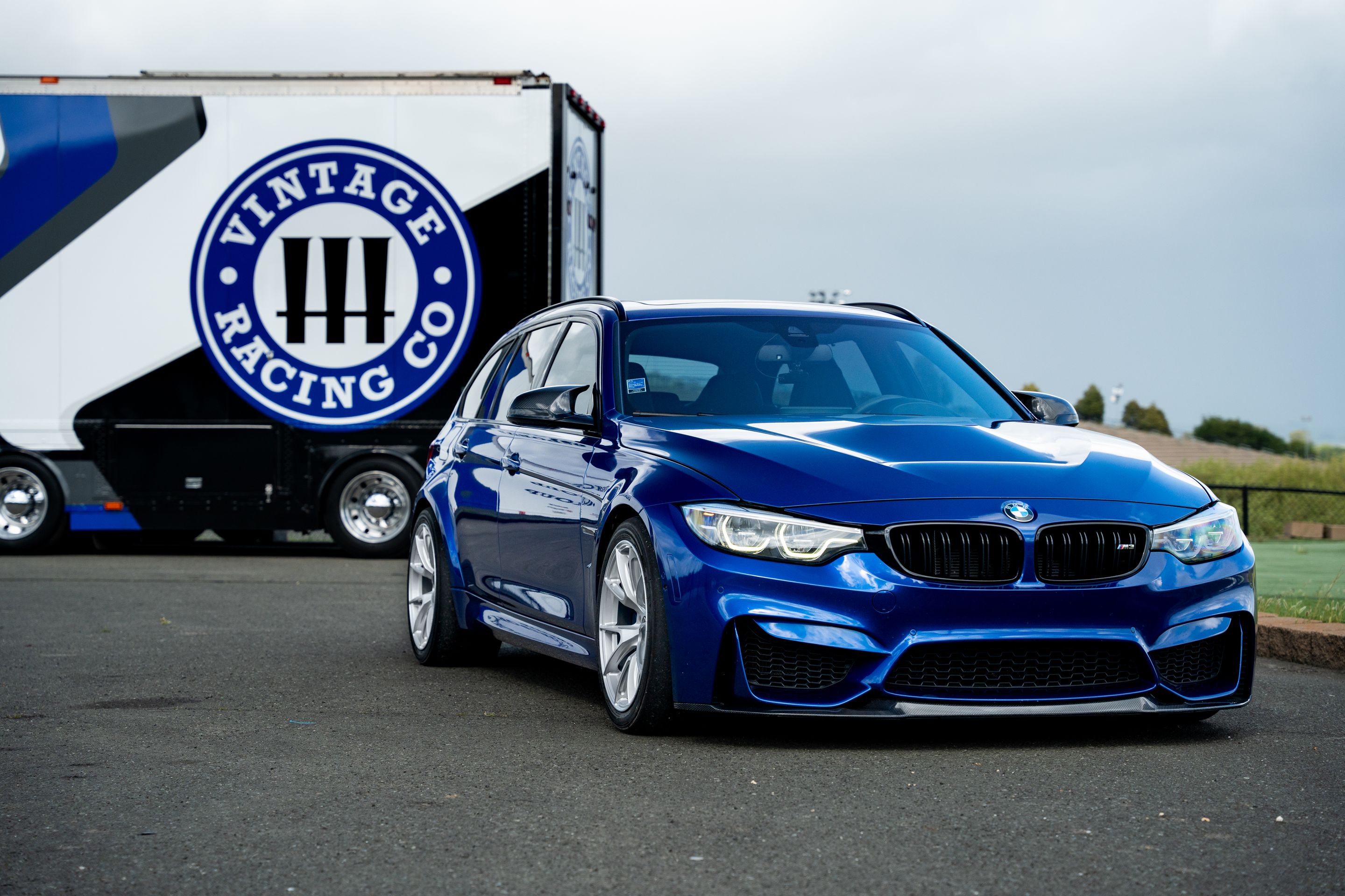 Blue BMW F80 M3 with 18" VS-5 Apex wheels in Race Silver