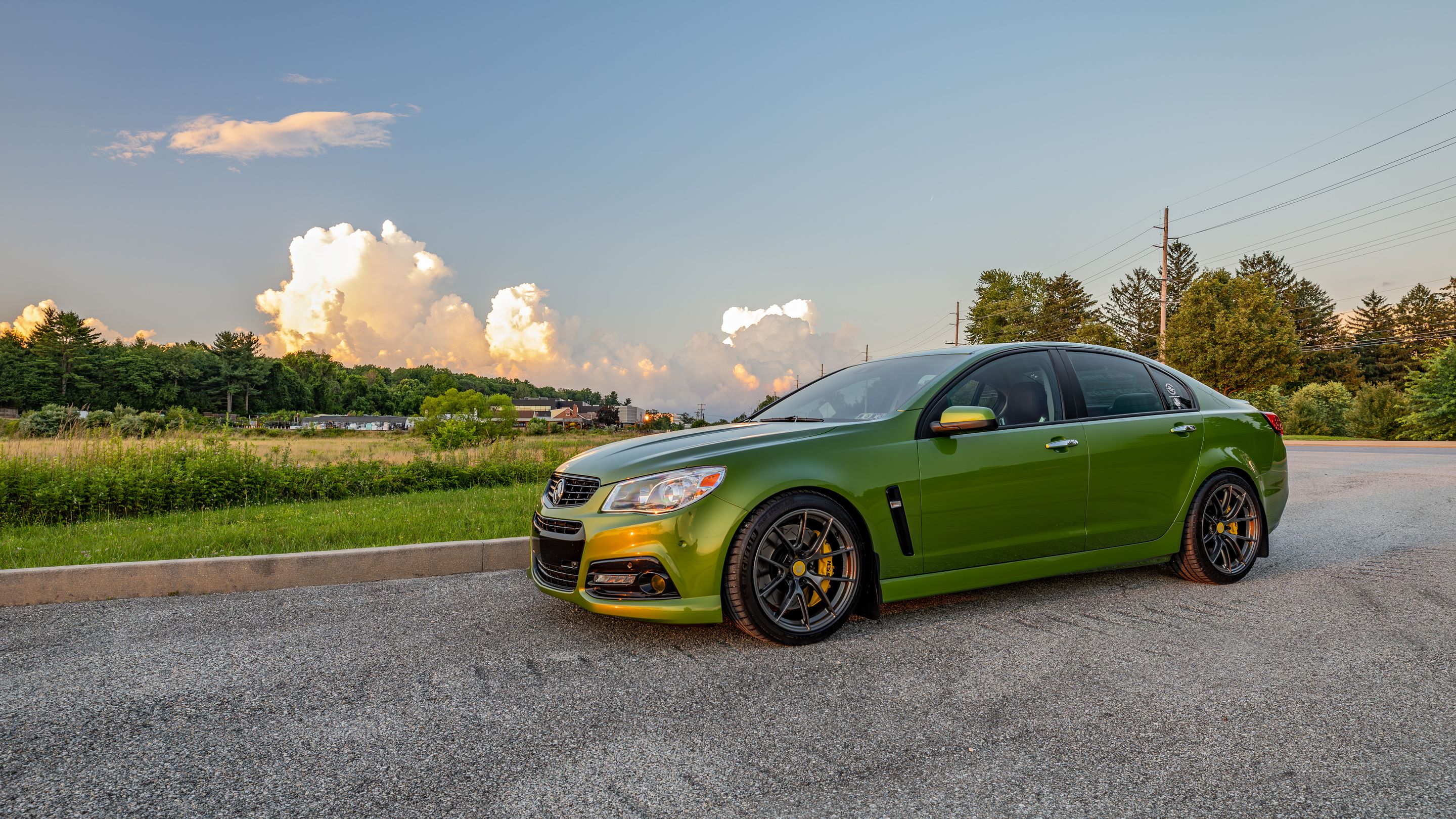 Green Chevrolet SS with 19" VS-5RS Apex wheels in Anthracite