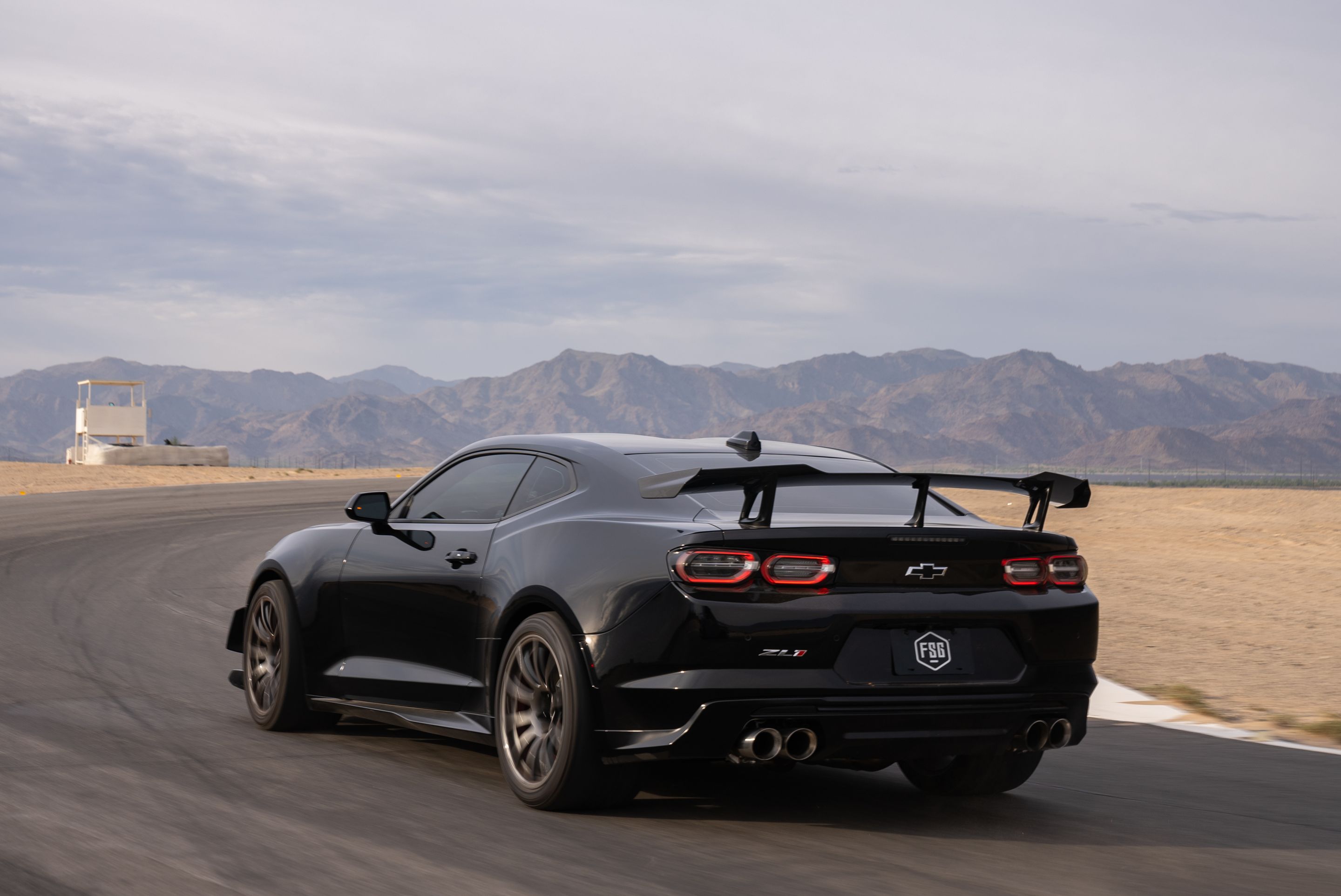 Black Chevrolet 6th Gen Camaro ZL1 1LE with 19" SM-10 Apex wheels in Anthracite