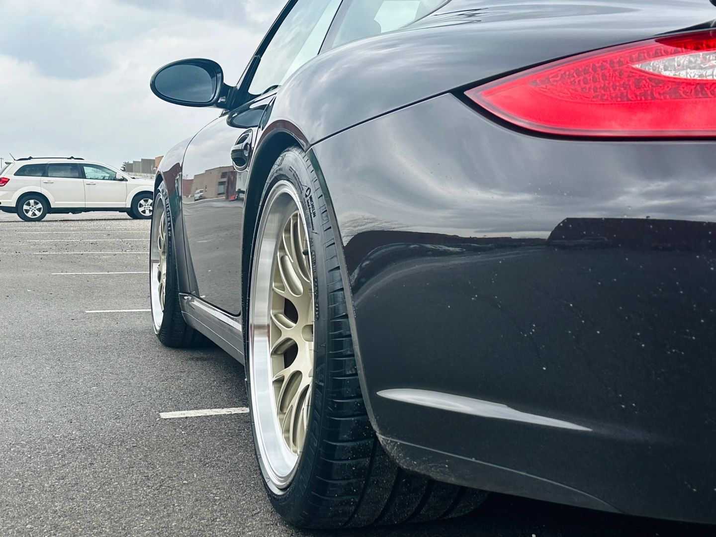 Porsche 911 997 Carrera 4S with 19