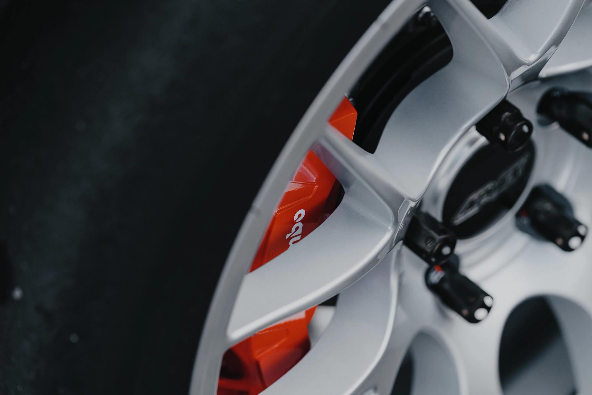 Honda FL5 Civic Type-R with 18" EC-7 Wheels in Race Silver