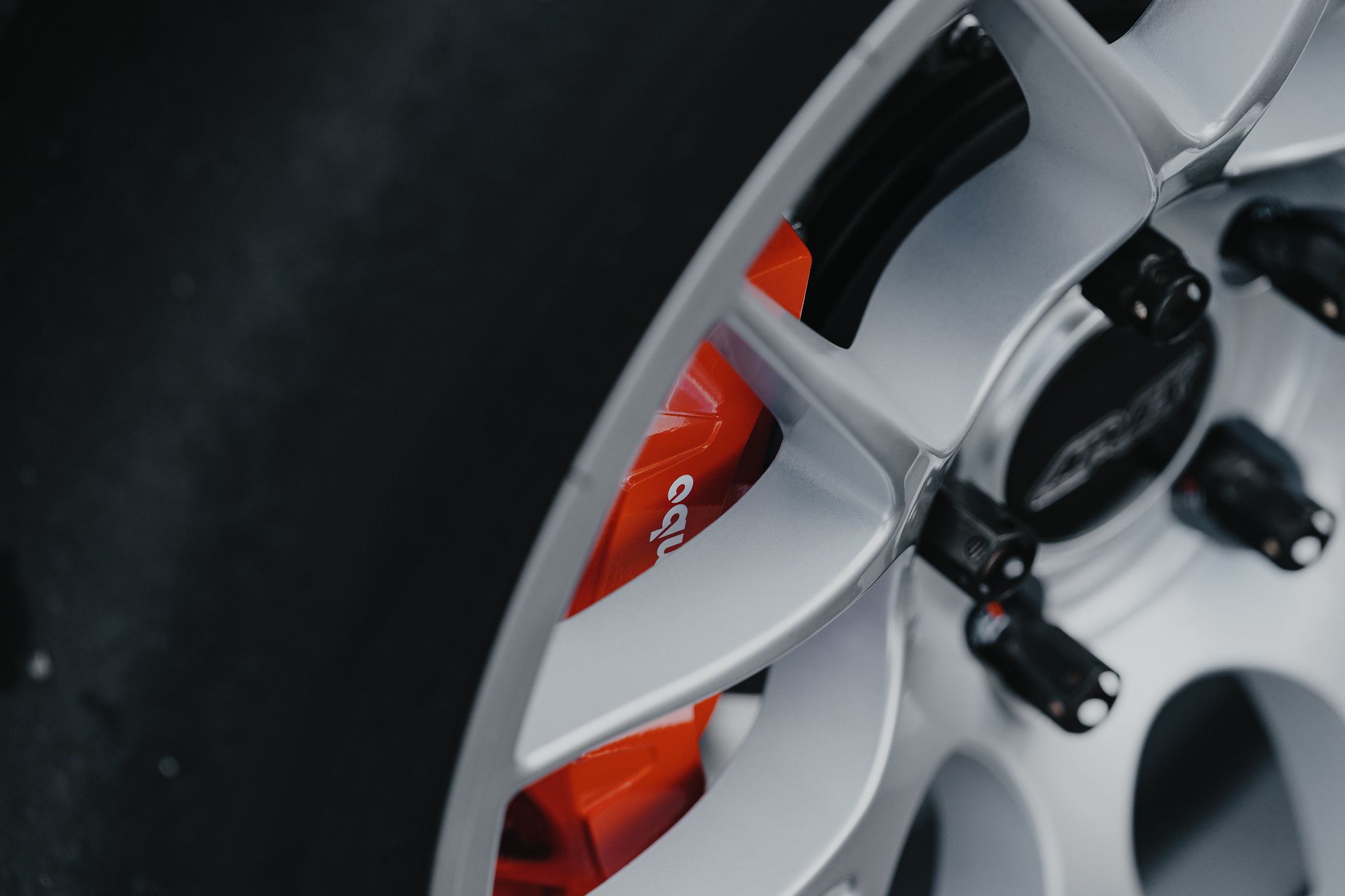 Black Honda FL5 Civic Type-R with 18" EC-7 Apex wheels in Race Silver