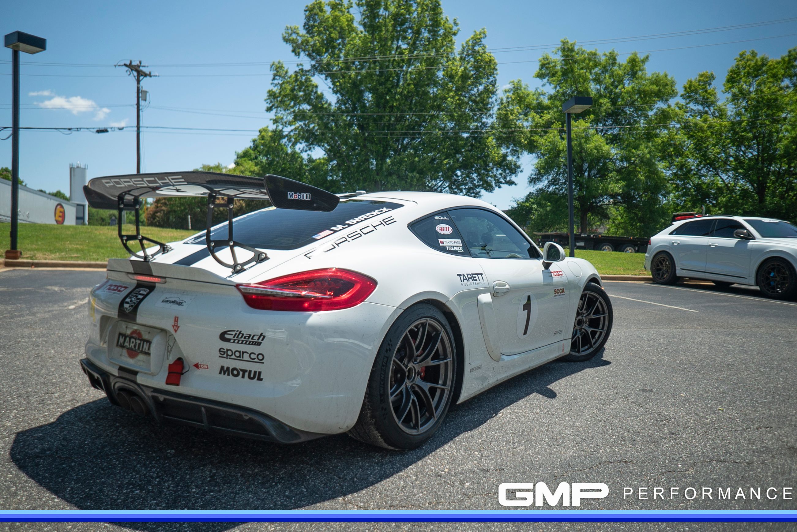 White Porsche 981 Cayman S with 19" VS-5RS Apex wheels in Anthracite