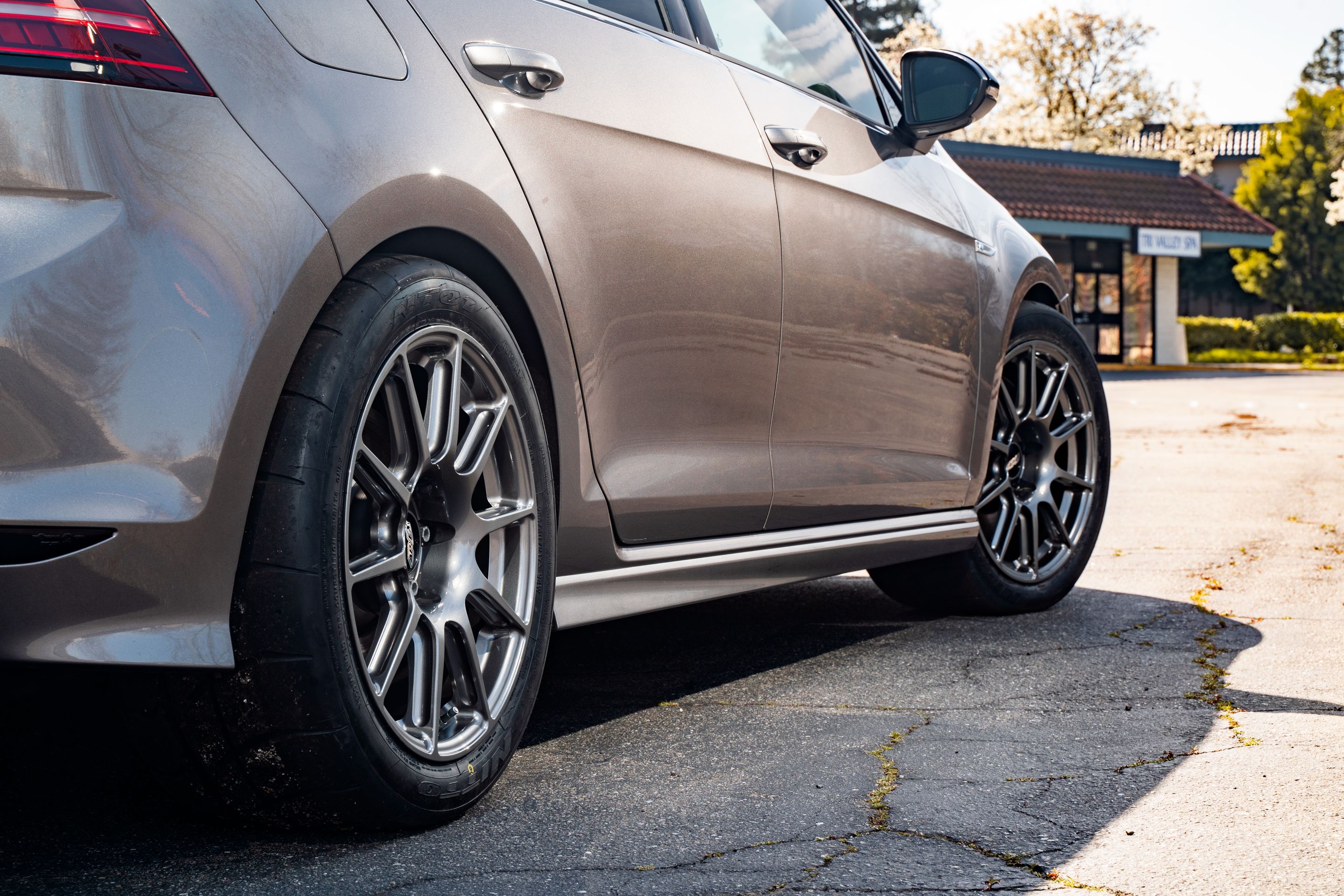 Grey VW MK7 Golf R with 17" SM-10 Apex wheels in Anthracite