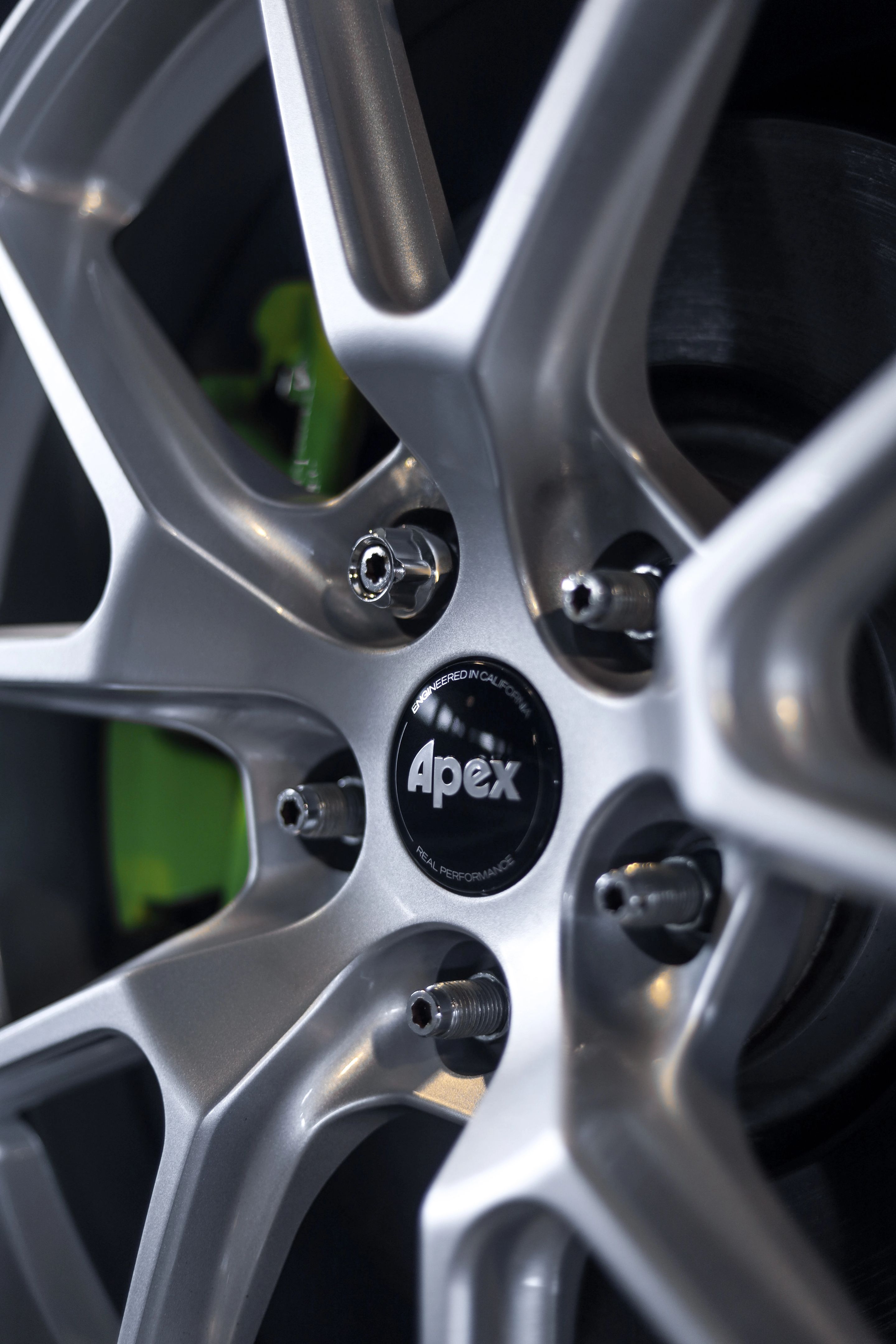 White VW MK7 GLI with 18" VS-5 Apex wheels in Race Silver