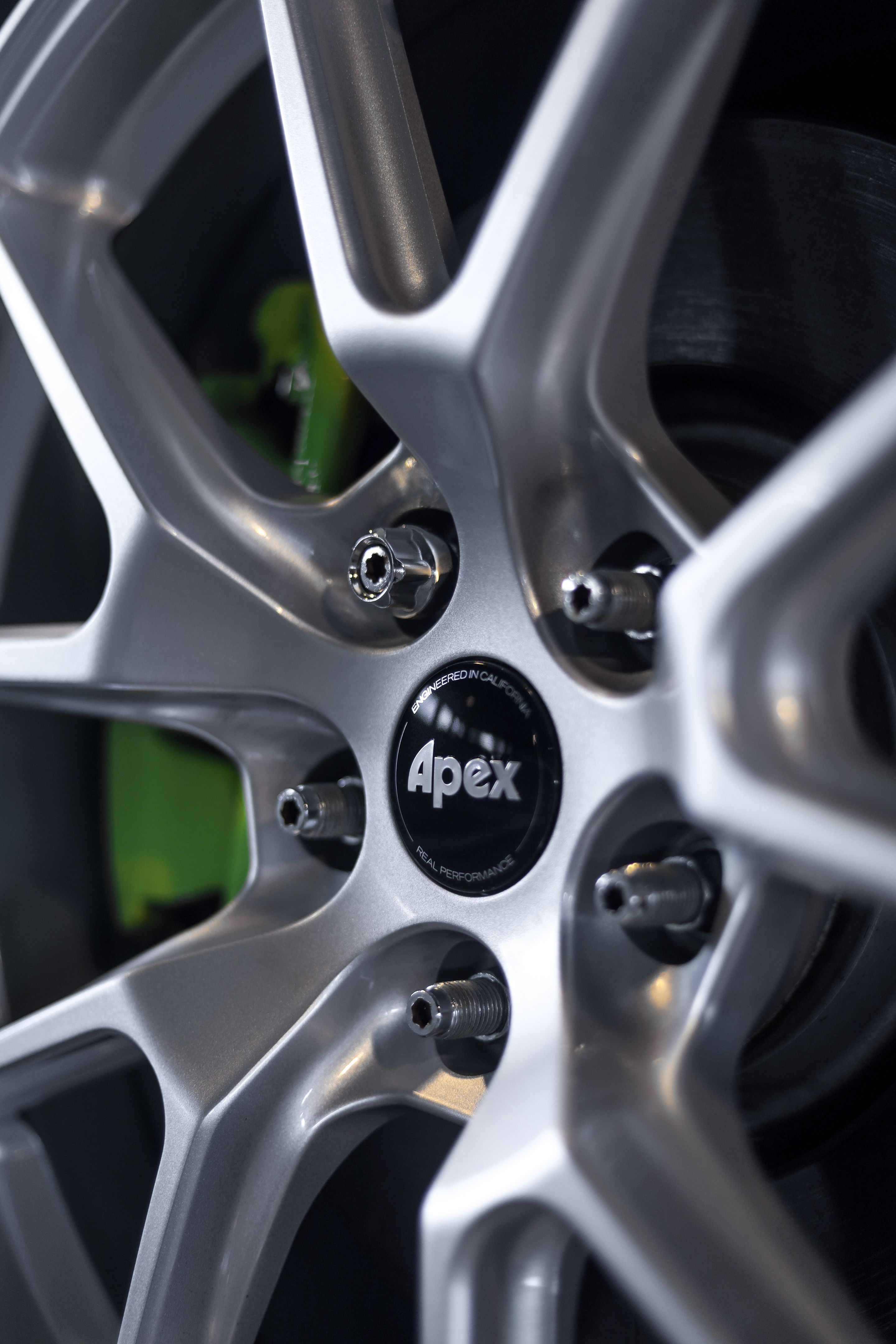 White VW MK7 GLI with 18" VS-5 Apex wheels in Race Silver