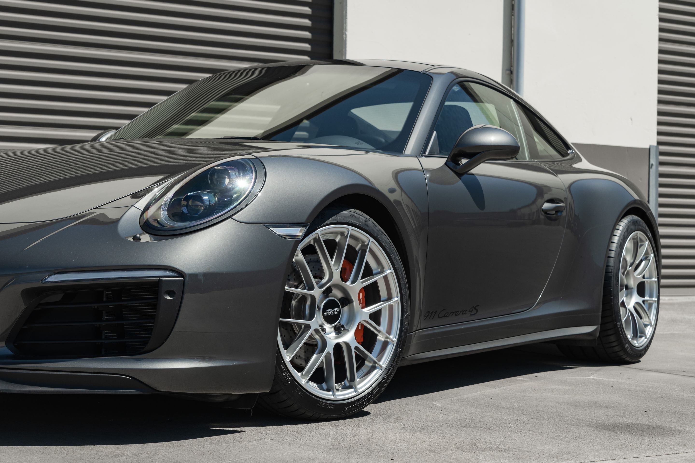 Grey Porsche 911 991.2 Carrera 4S with 19" EC-7RS Apex wheels in Race Silver