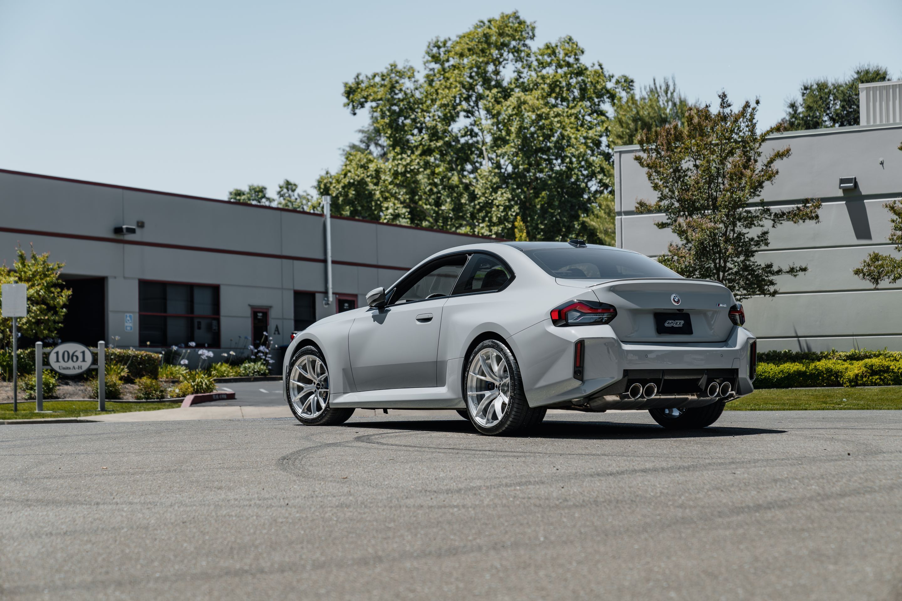 Grey BMW G87 M2 with 19"/20" VS-5RS Apex wheels in Brushed Clear