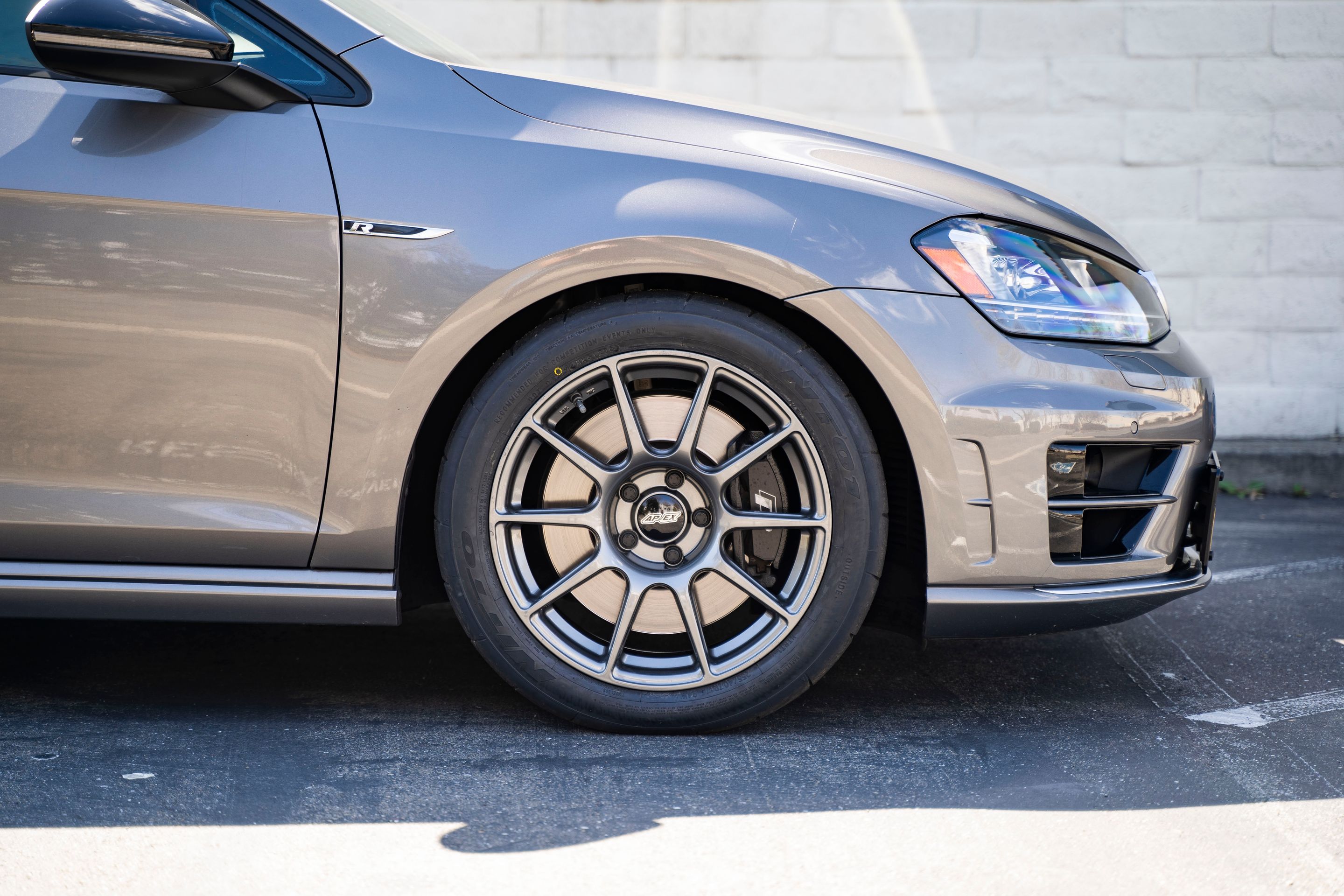 Grey VW MK7 Golf R with 17" SM-10 Apex wheels in Anthracite