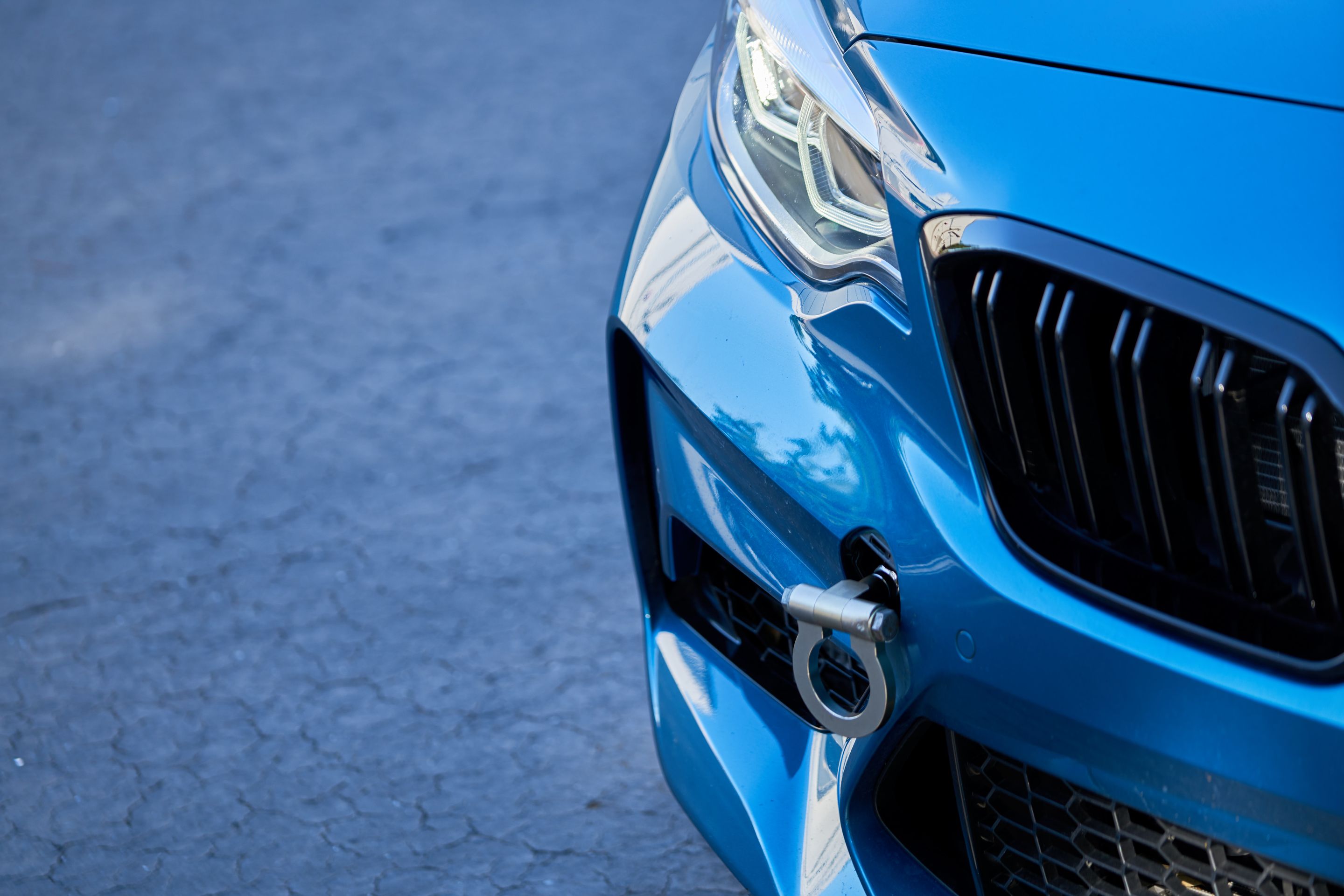 Blue BMW F87 M2 with 19" EC-7 Apex wheels in Race Silver