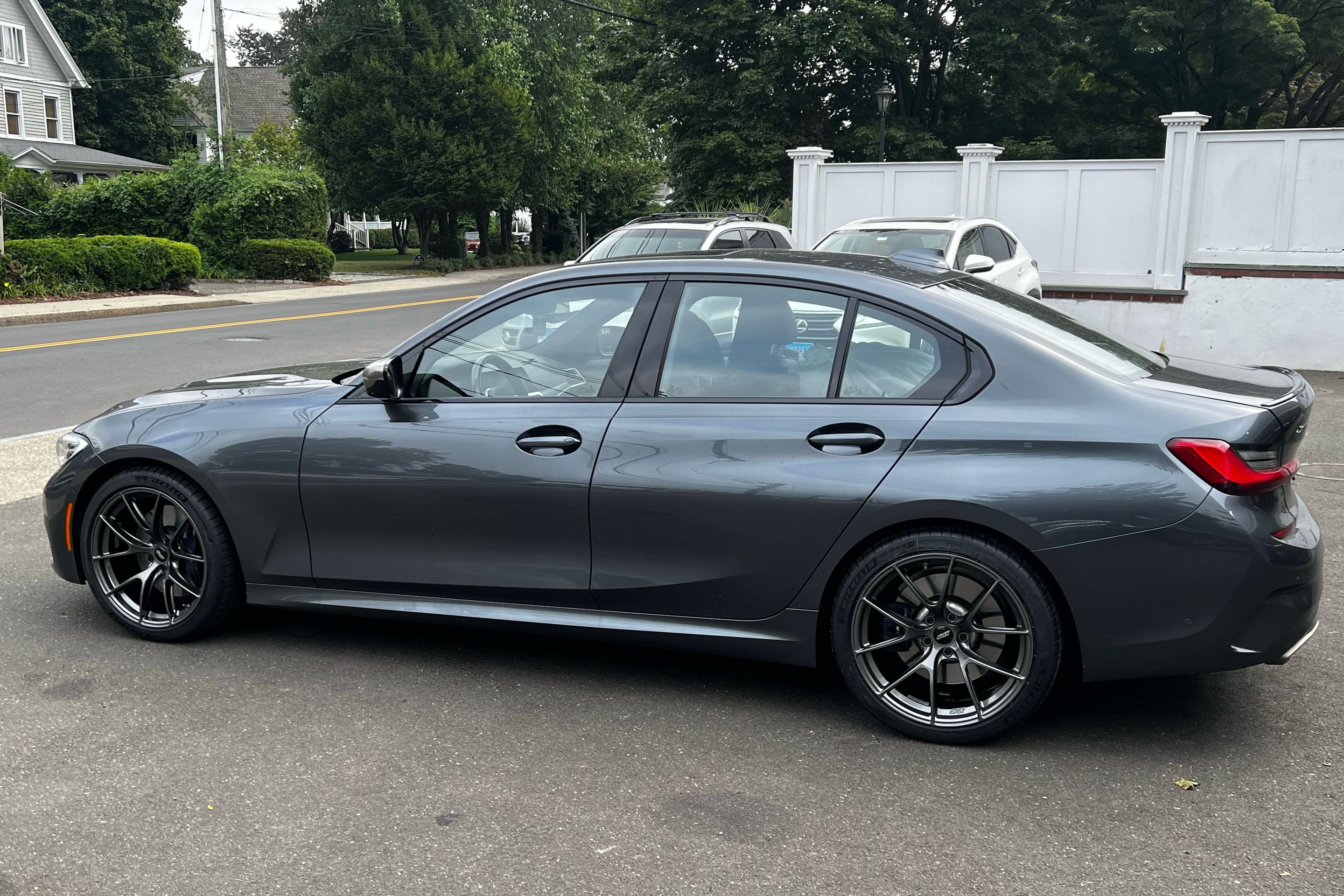 Grey BMW G20 Sedan 3 Series with 19" VS-5RS Apex wheels in Anthracite