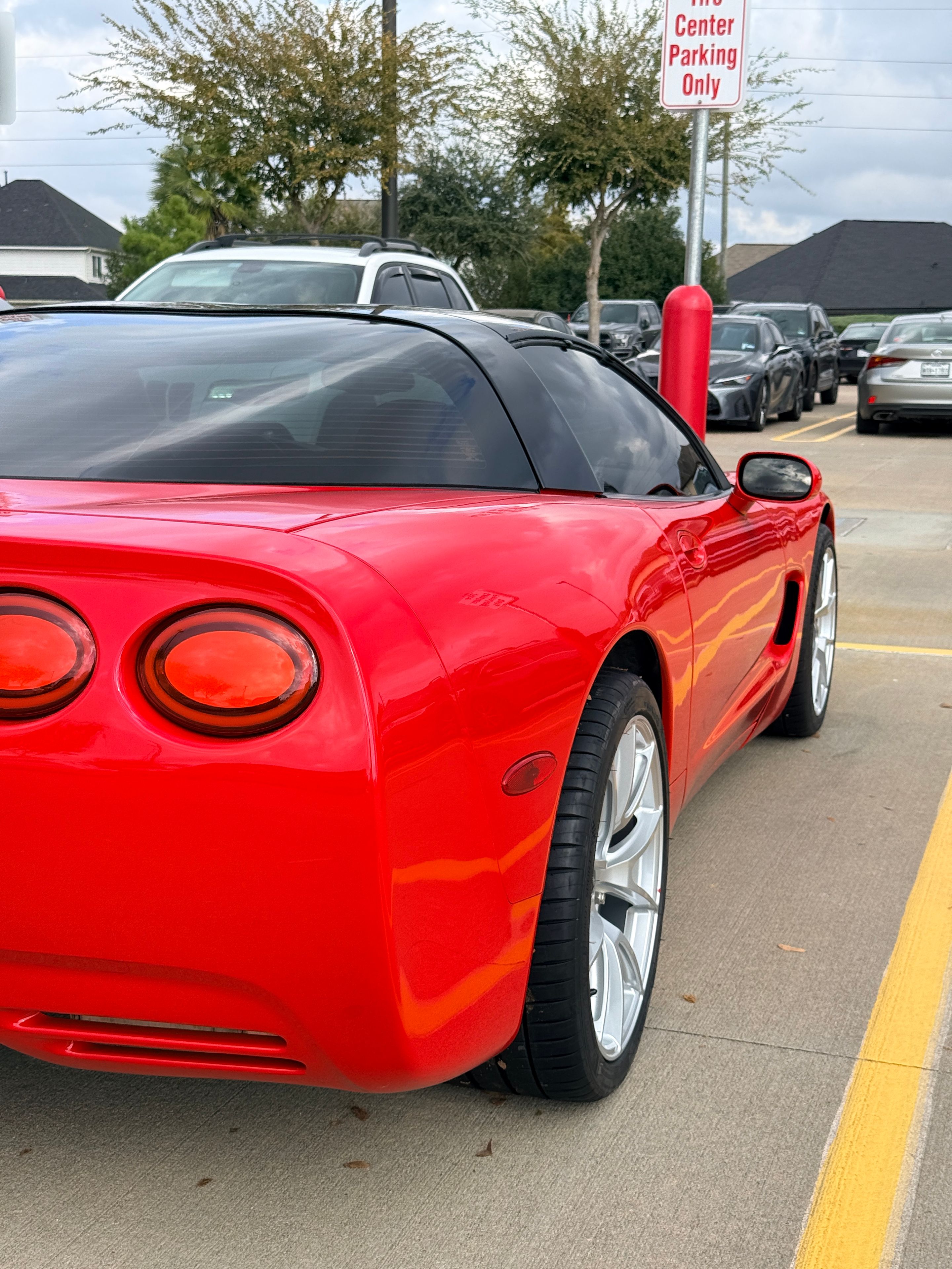 Red Chevrolet C5 Corvette Base/Z51 with 18"/19" VS-5 Apex wheels in Race Silver