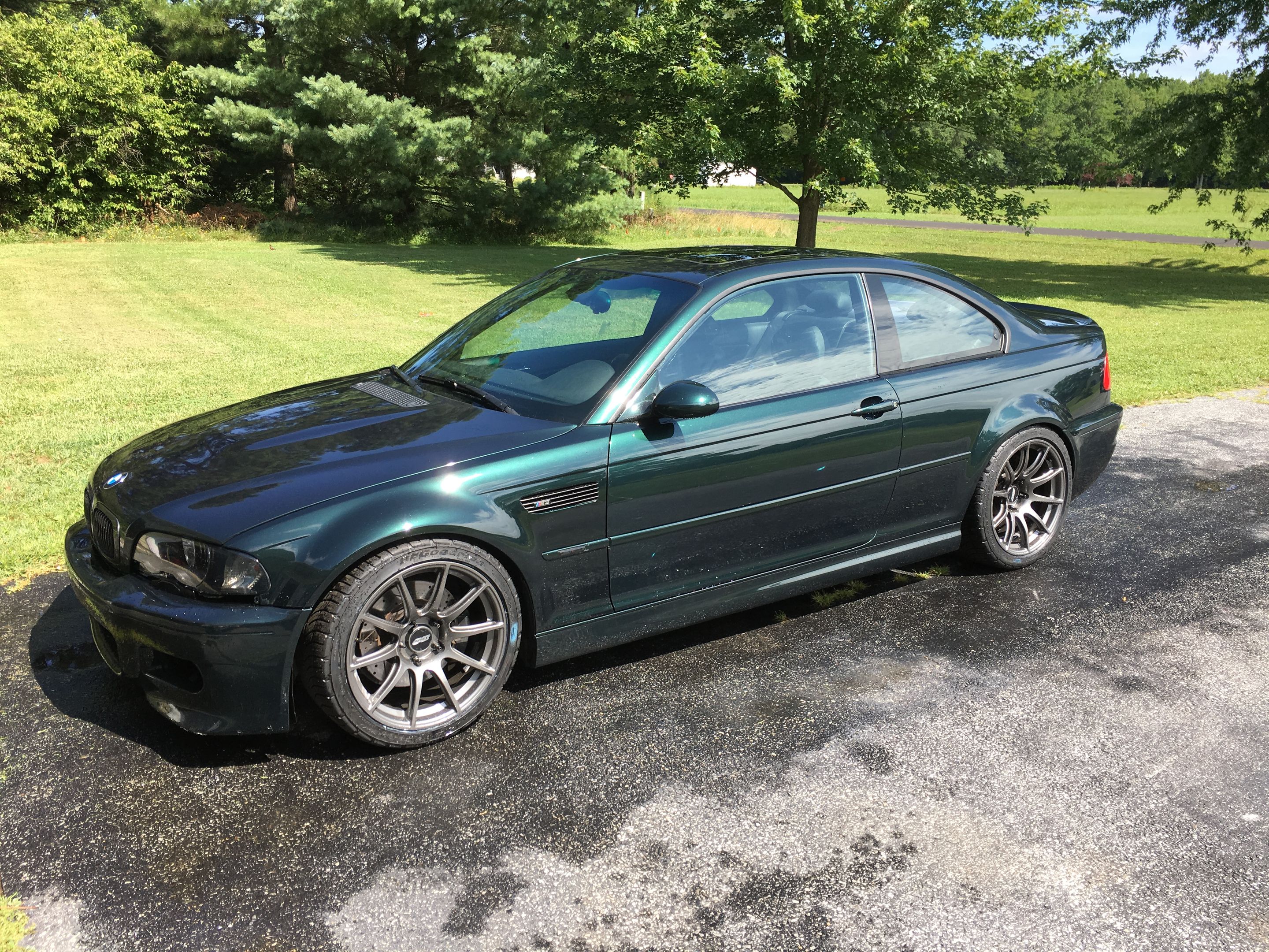Green BMW E46 M3 with 18" SM-10 Apex wheels in Anthracite