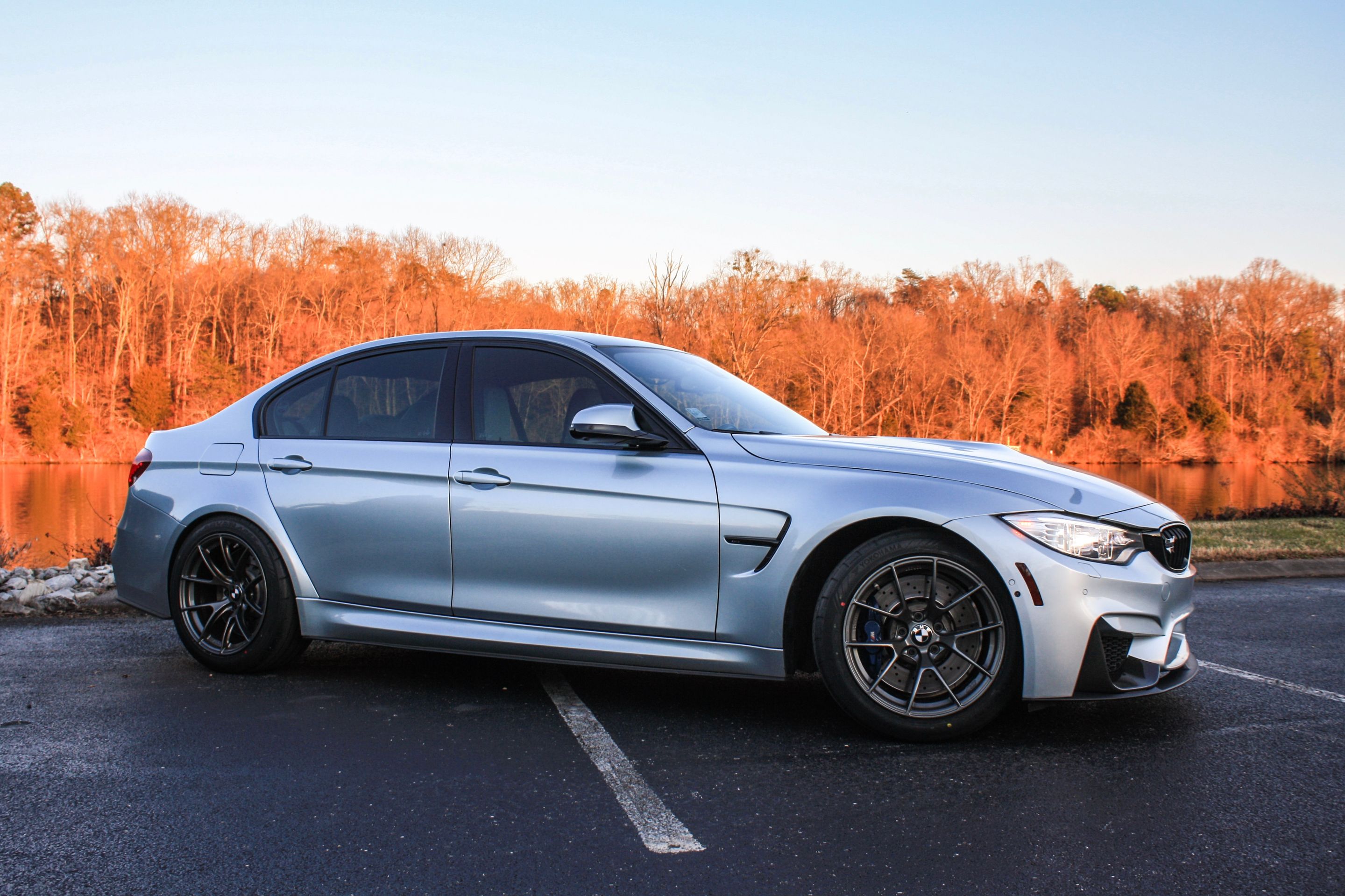 Silver BMW F80 M3 with 18" VS-5RS Apex wheels in Anthracite