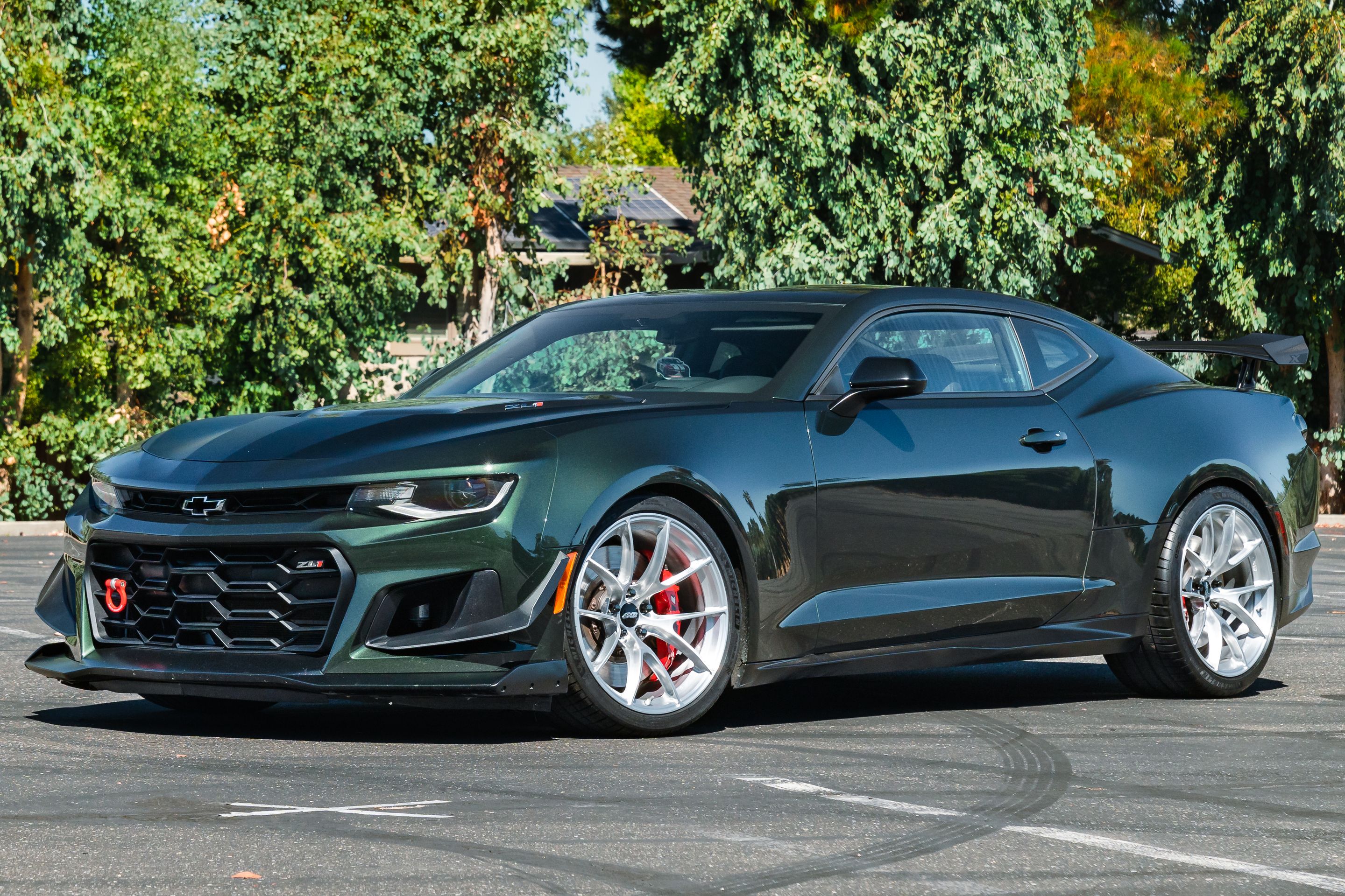 Green Chevrolet 6th Gen Camaro ZL1 1LE with 20" VS-5RS Apex wheels in Brushed Clear