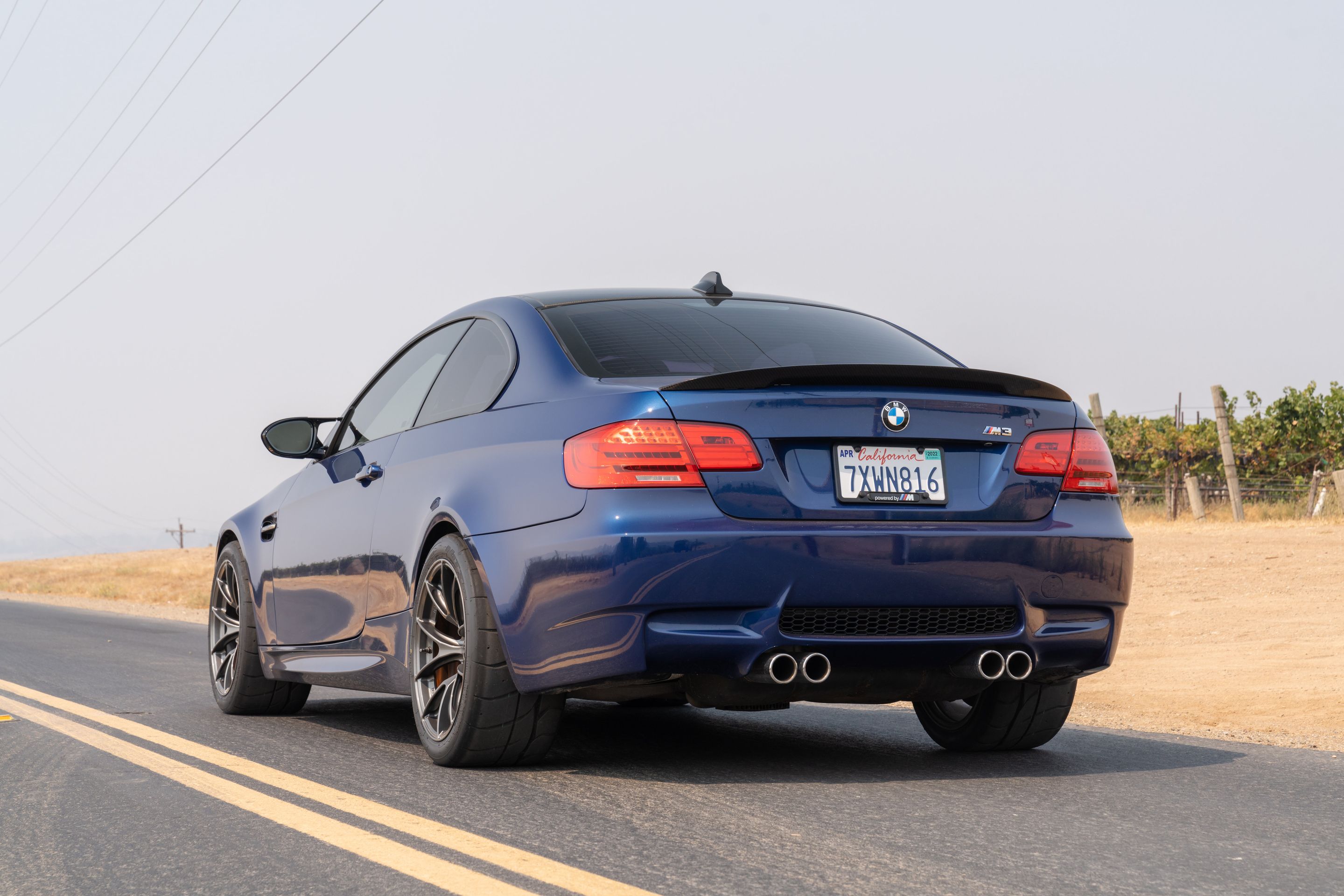 Blue BMW E92 Coupe M3 with 18" VS-5RS Apex wheels in Anthracite