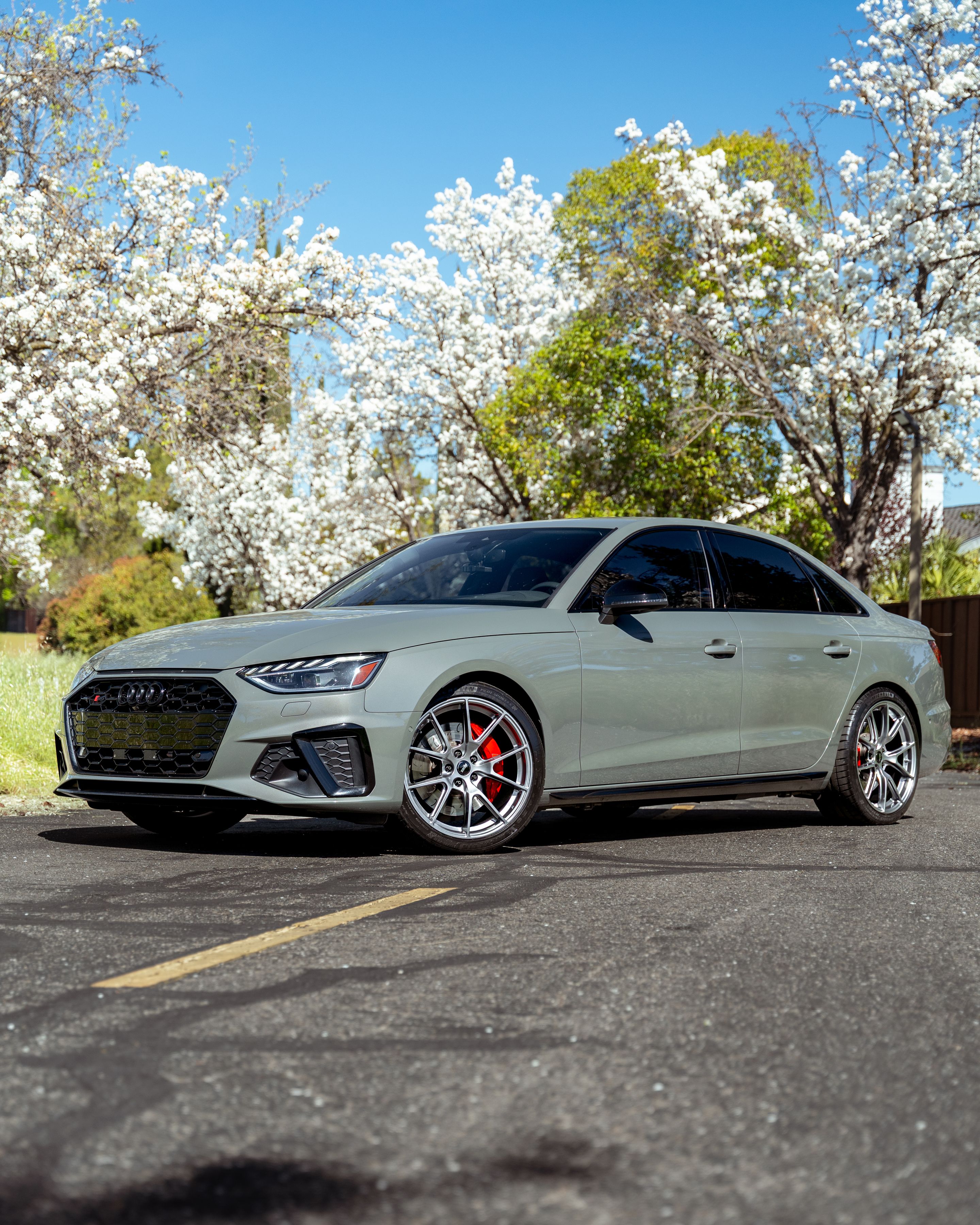 Grey Audi B9 S4 with 19" VS-5 Apex wheels in Hyper Black