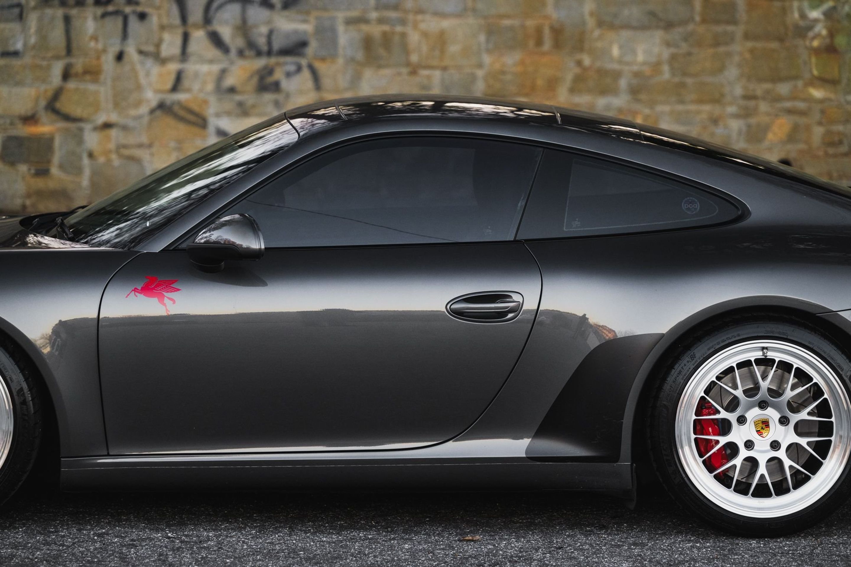 Grey Porsche 911 991.1 Carrera S with 19" ML-10RT Apex wheels in Machined Lip Race Silver