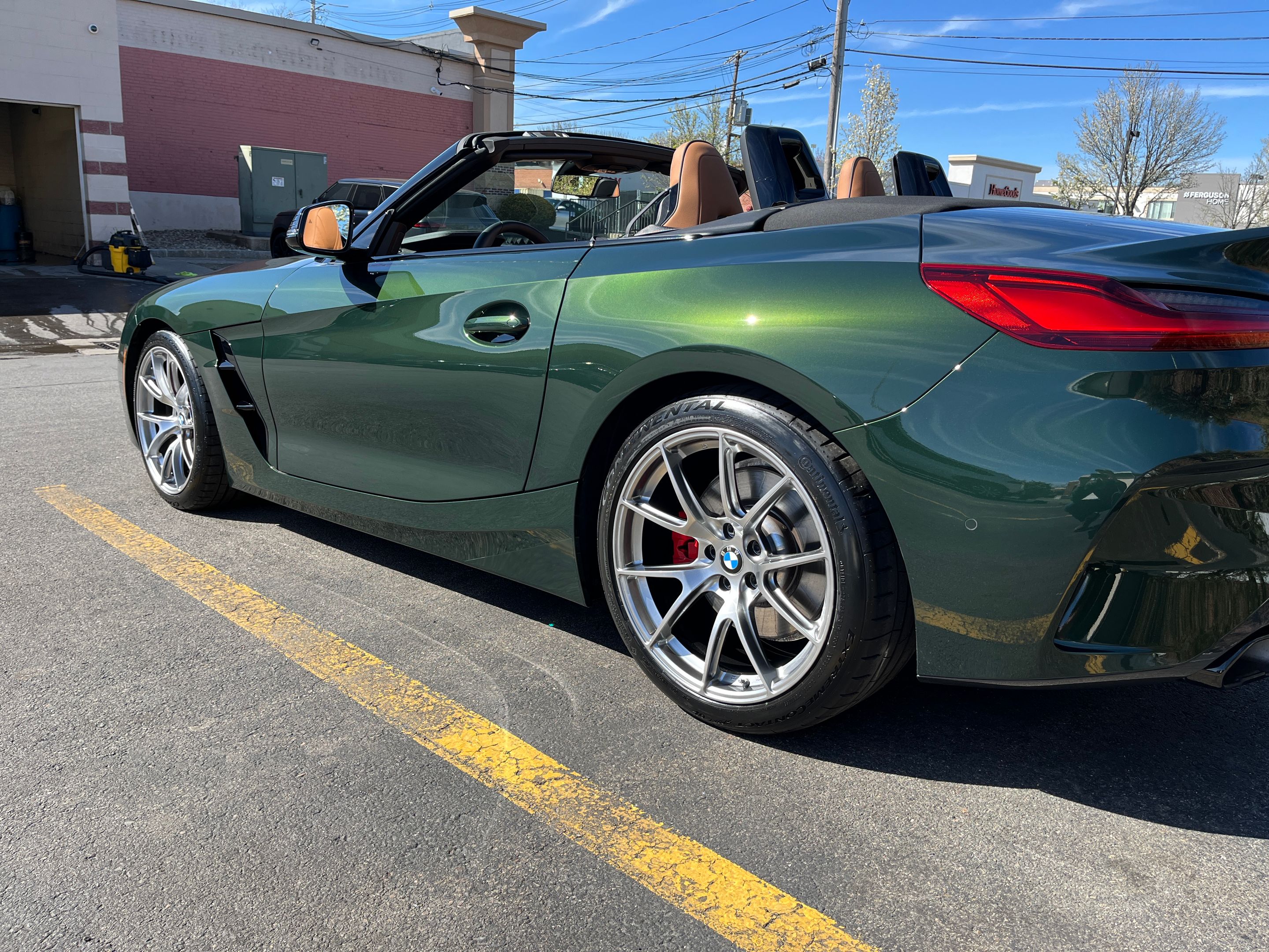 Green BMW G29 Z4 with 19" VS-5 Apex wheels in Hyper Black