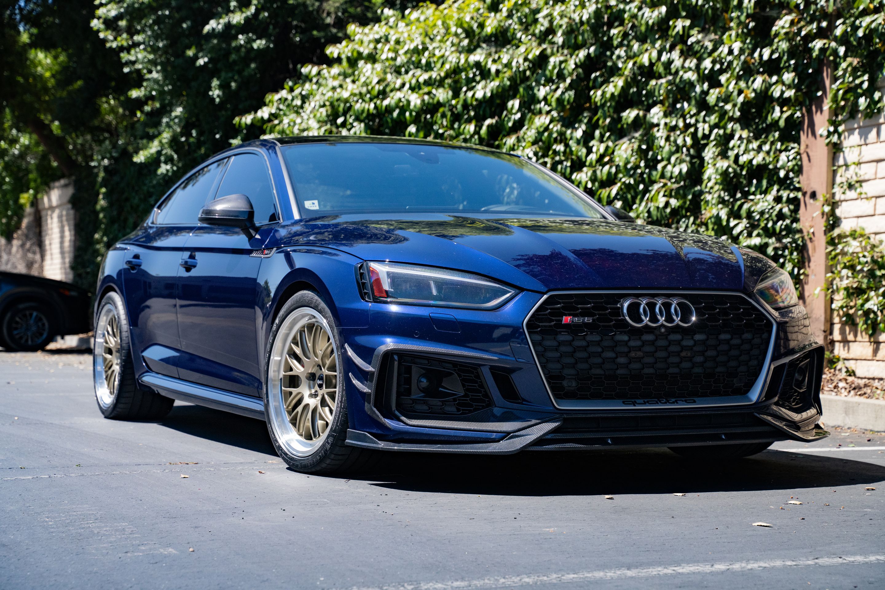 Blue Audi B9 RS 5 Sportback with 19" ML-10RT Apex wheels in Machined Lip Gloss Motorsport Gold