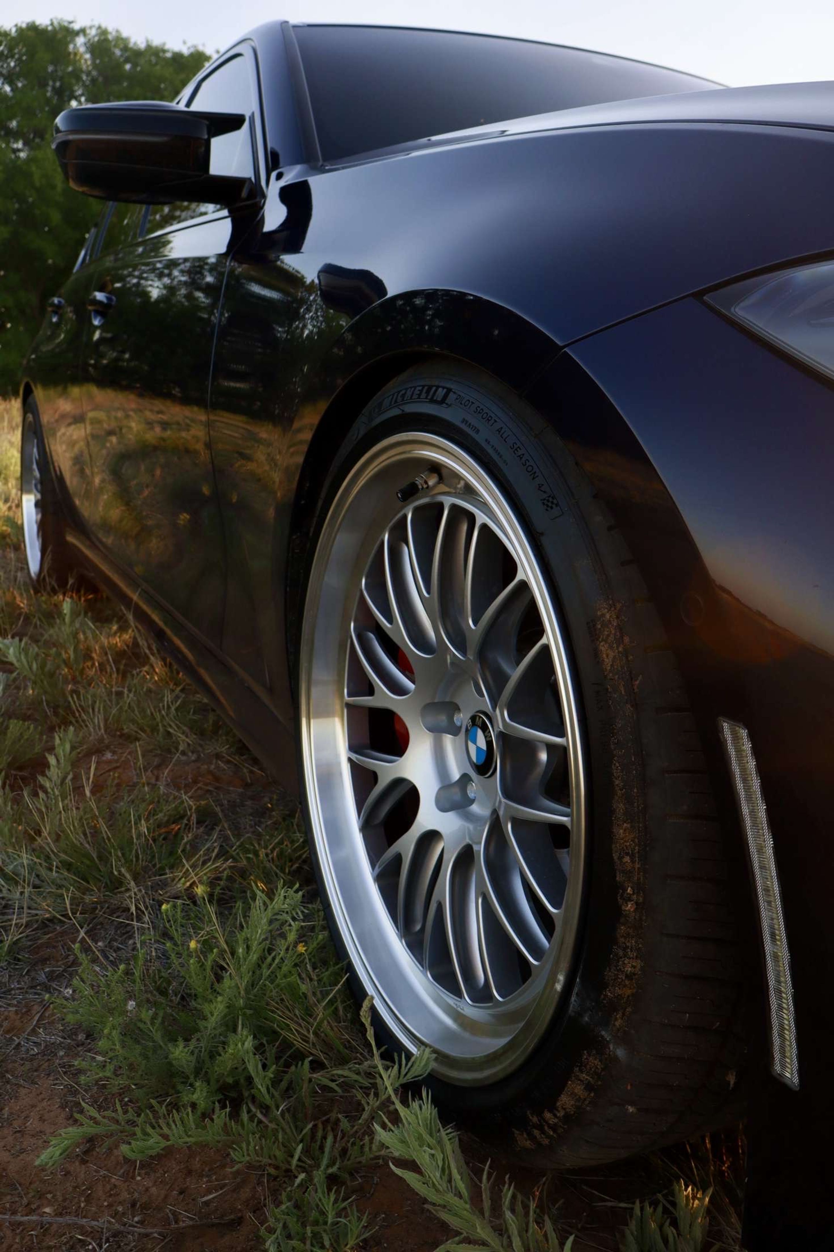 Black BMW G20 Sedan 3 Series with 19" ML-10RT Apex wheels in Machined Lip Race Silver