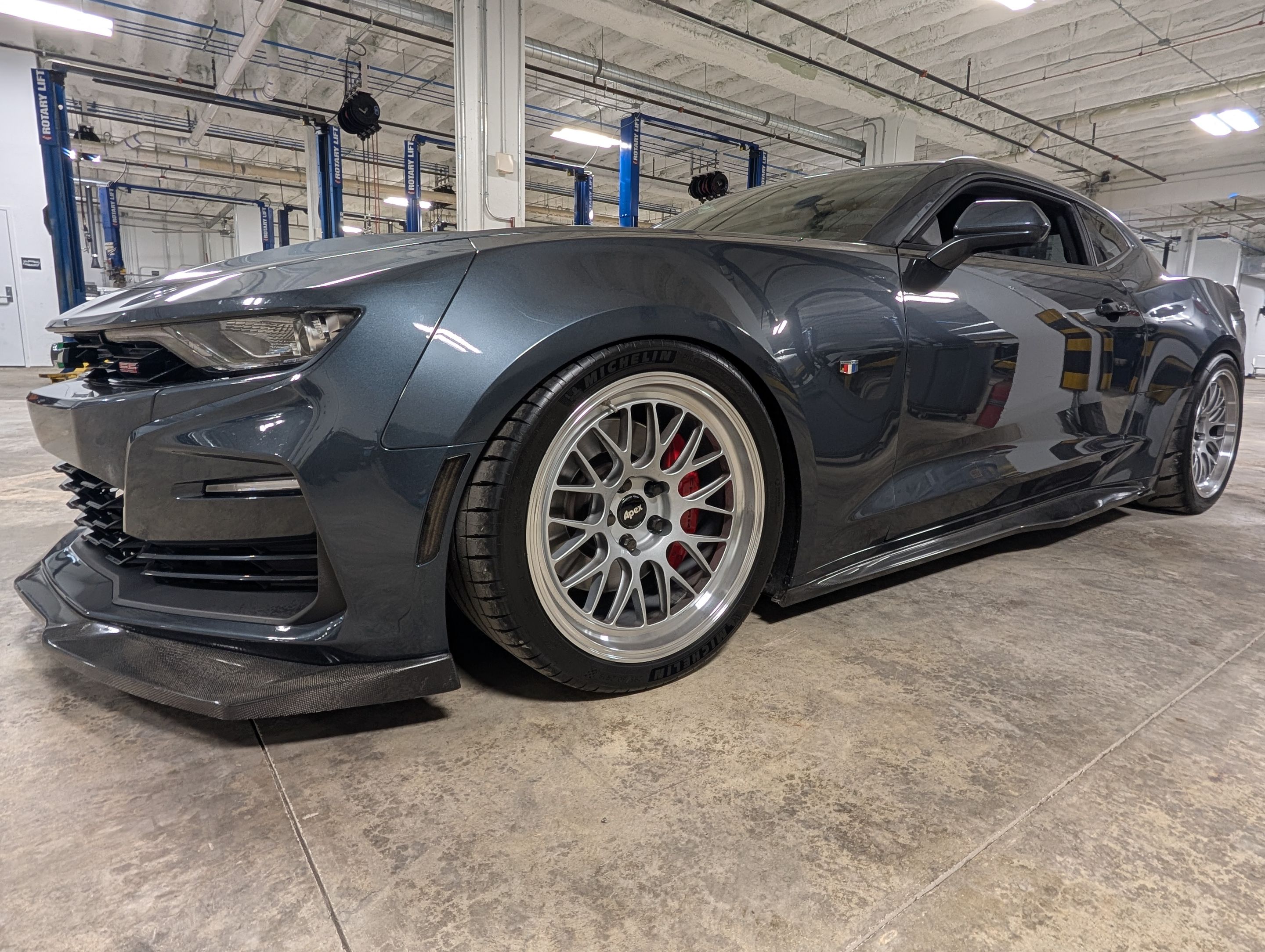 Grey Chevrolet 6th Gen Camaro SS with 19" ML-10RT Apex wheels in Machined Lip Race Silver