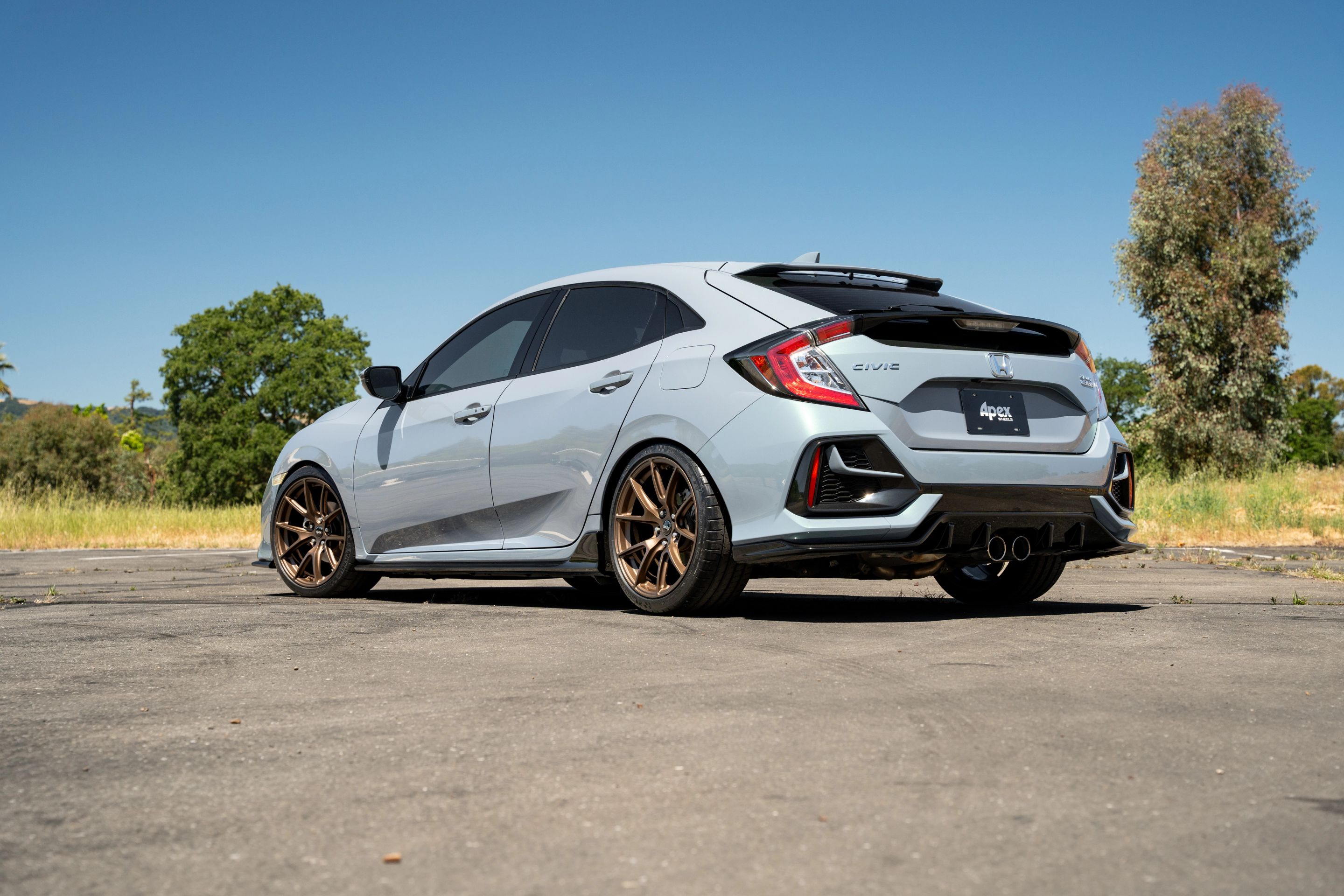 Grey Honda 10th Gen Civic with 18" VS-5 Apex wheels in Satin Bronze