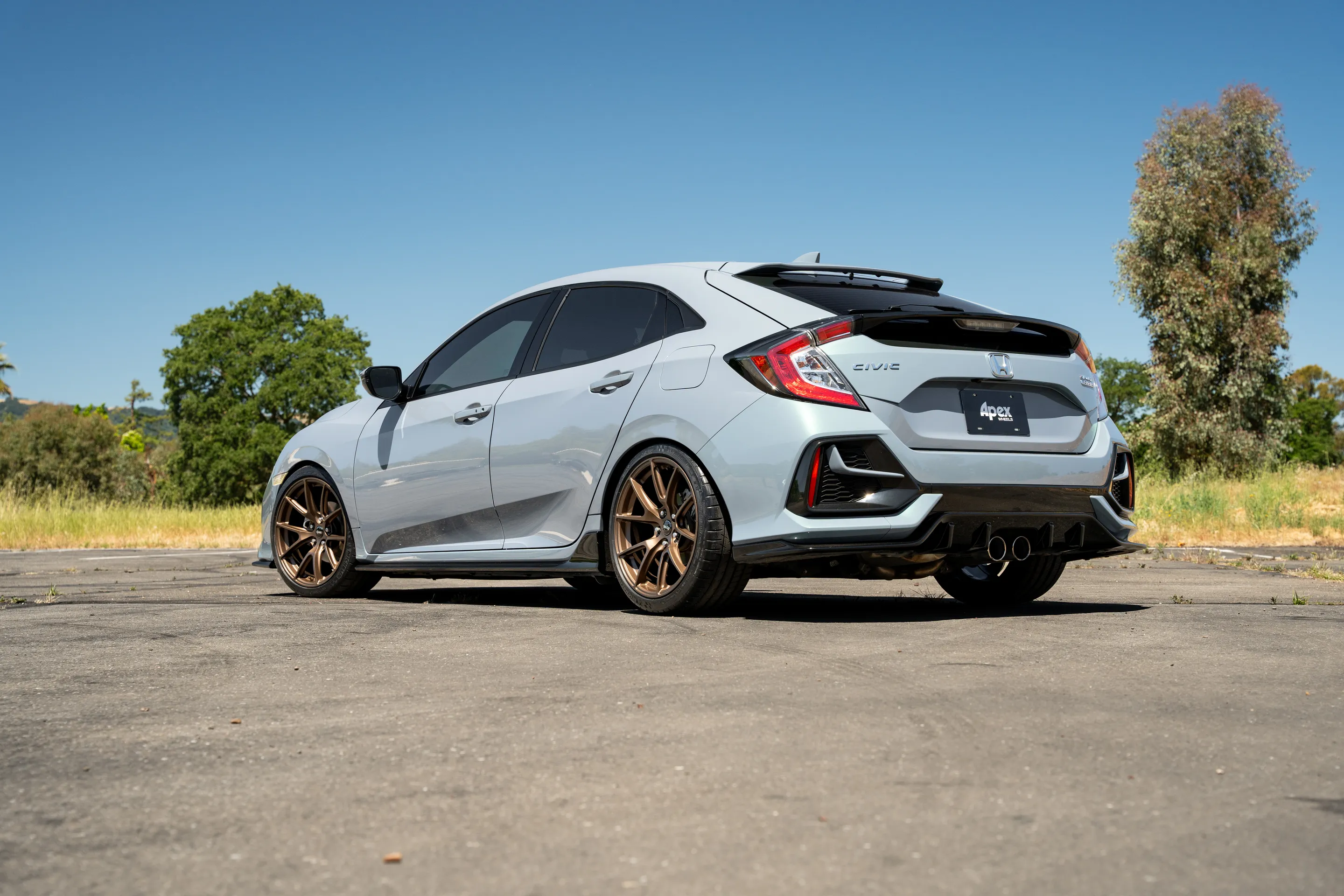 Grey Honda 10th Gen Civic with 18" VS-5 Apex wheels in Satin Bronze