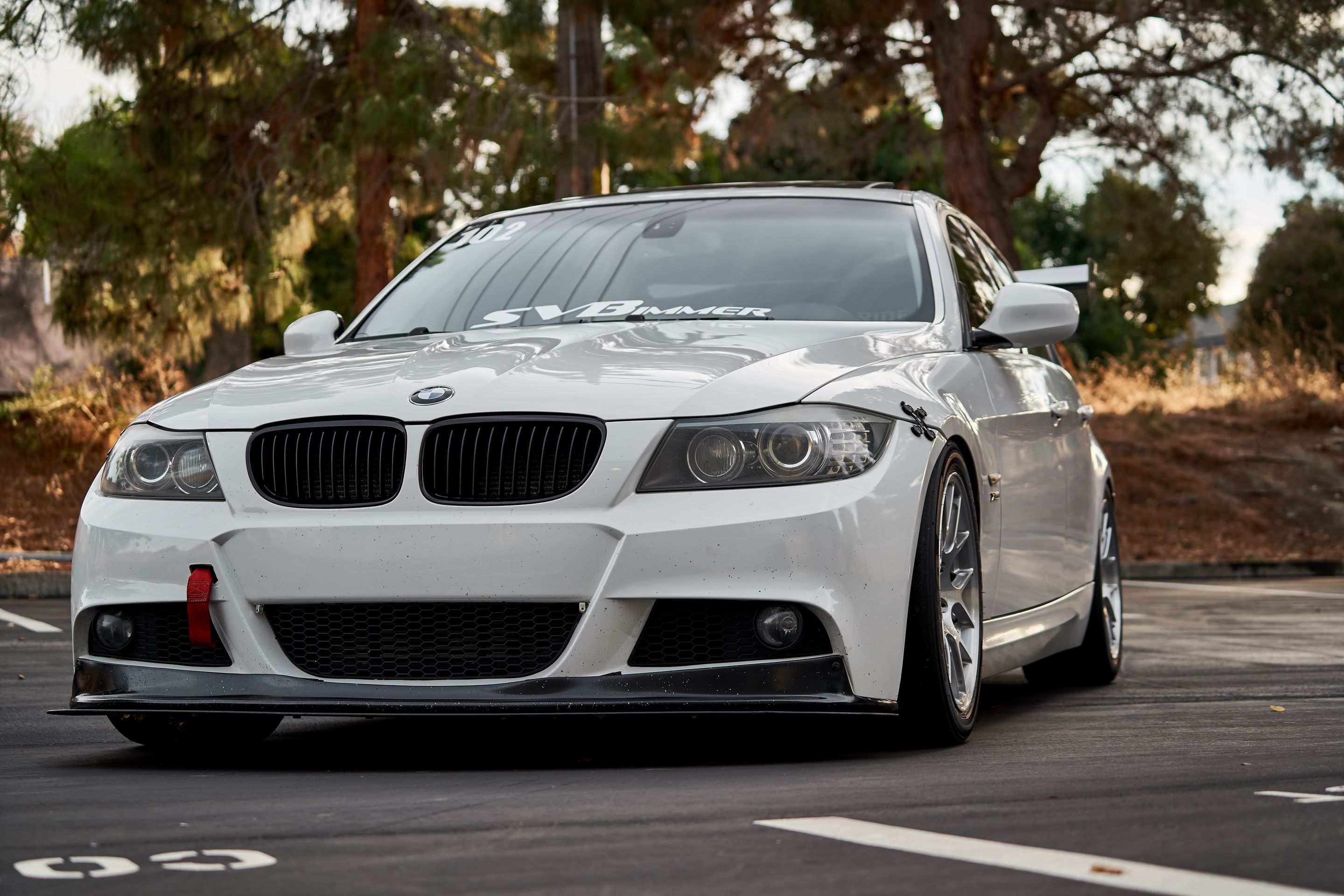 White BMW E90 LCI Sedan 3 Series with 17" EC-7R Apex wheels in Brushed Clear