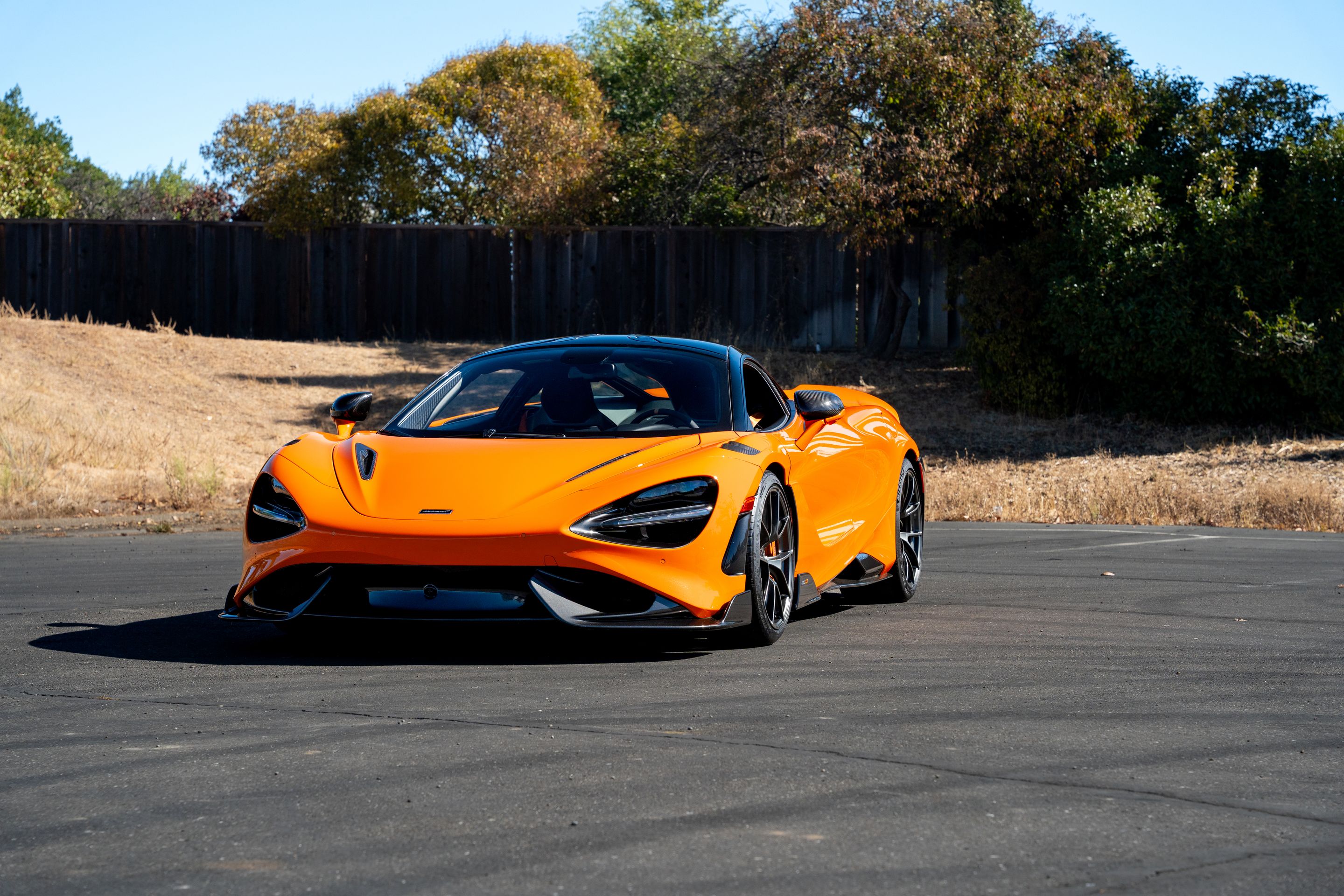 Orange McLaren 765LT with 19"/20" VS-5RS Apex wheels in Anthracite