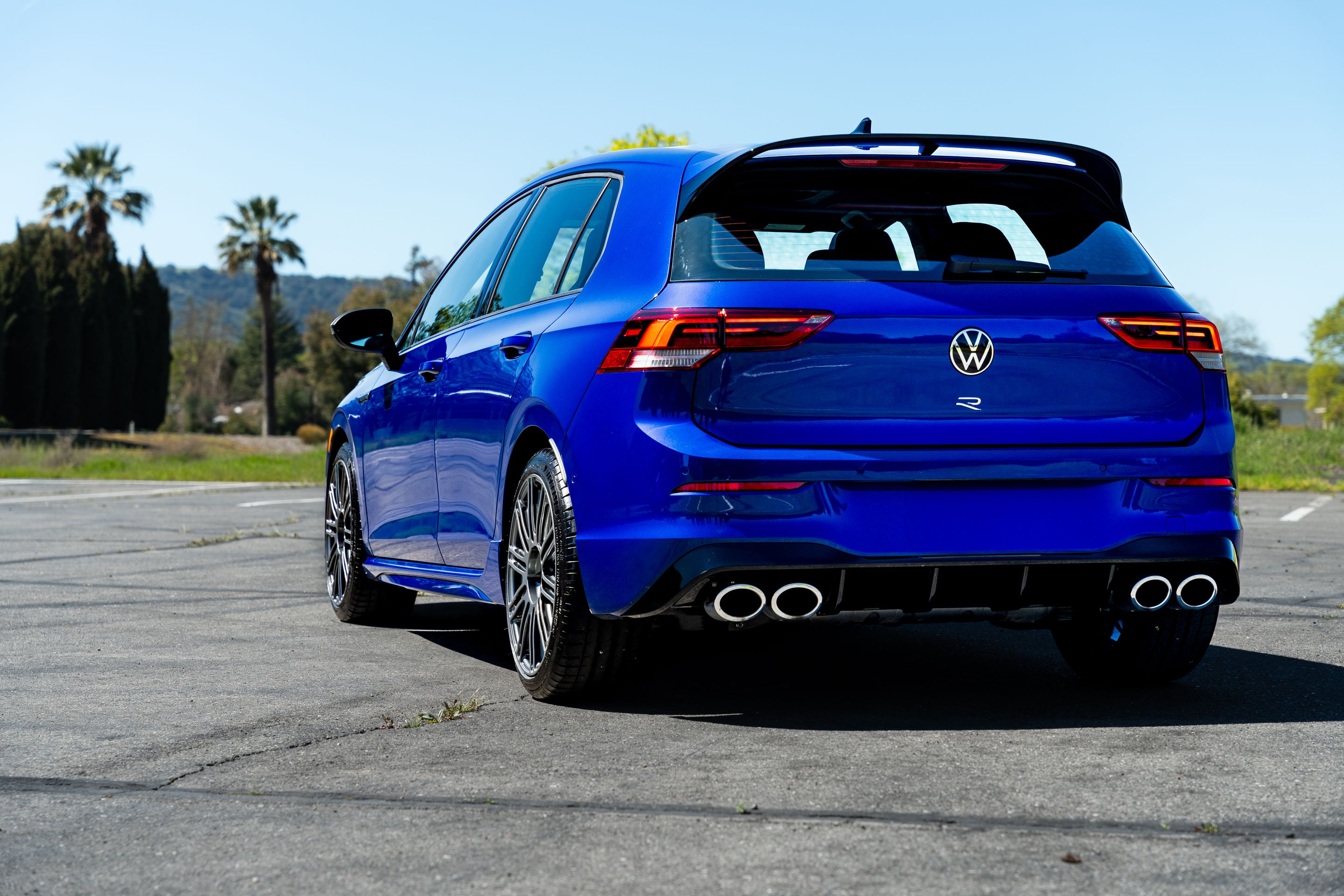 Blue VW MK8 Golf R with 18" TC-10RT Apex wheels in Anthracite