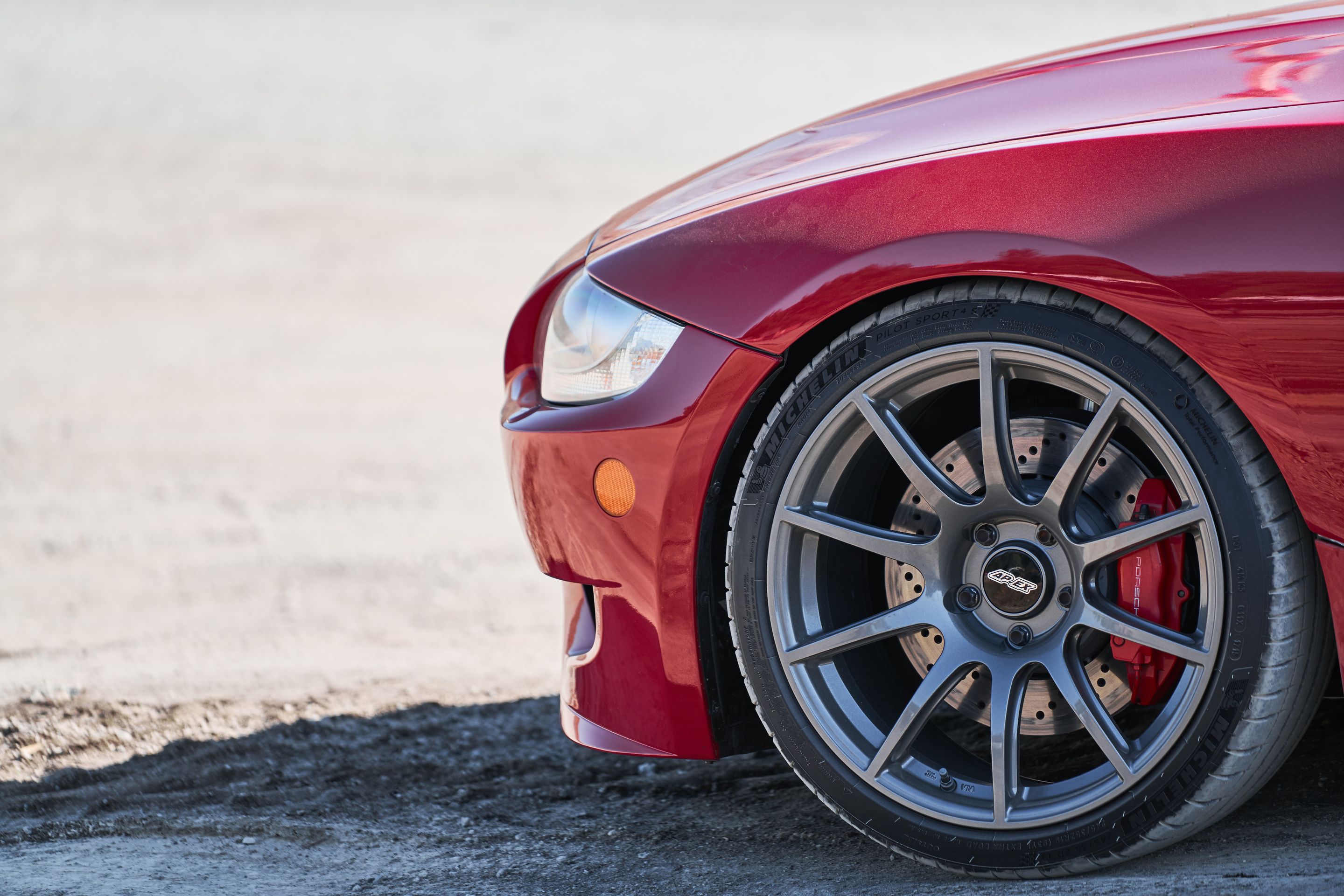 Red BMW E86 Coupe Z4 M with 19" SM-10 Apex wheels in Anthracite