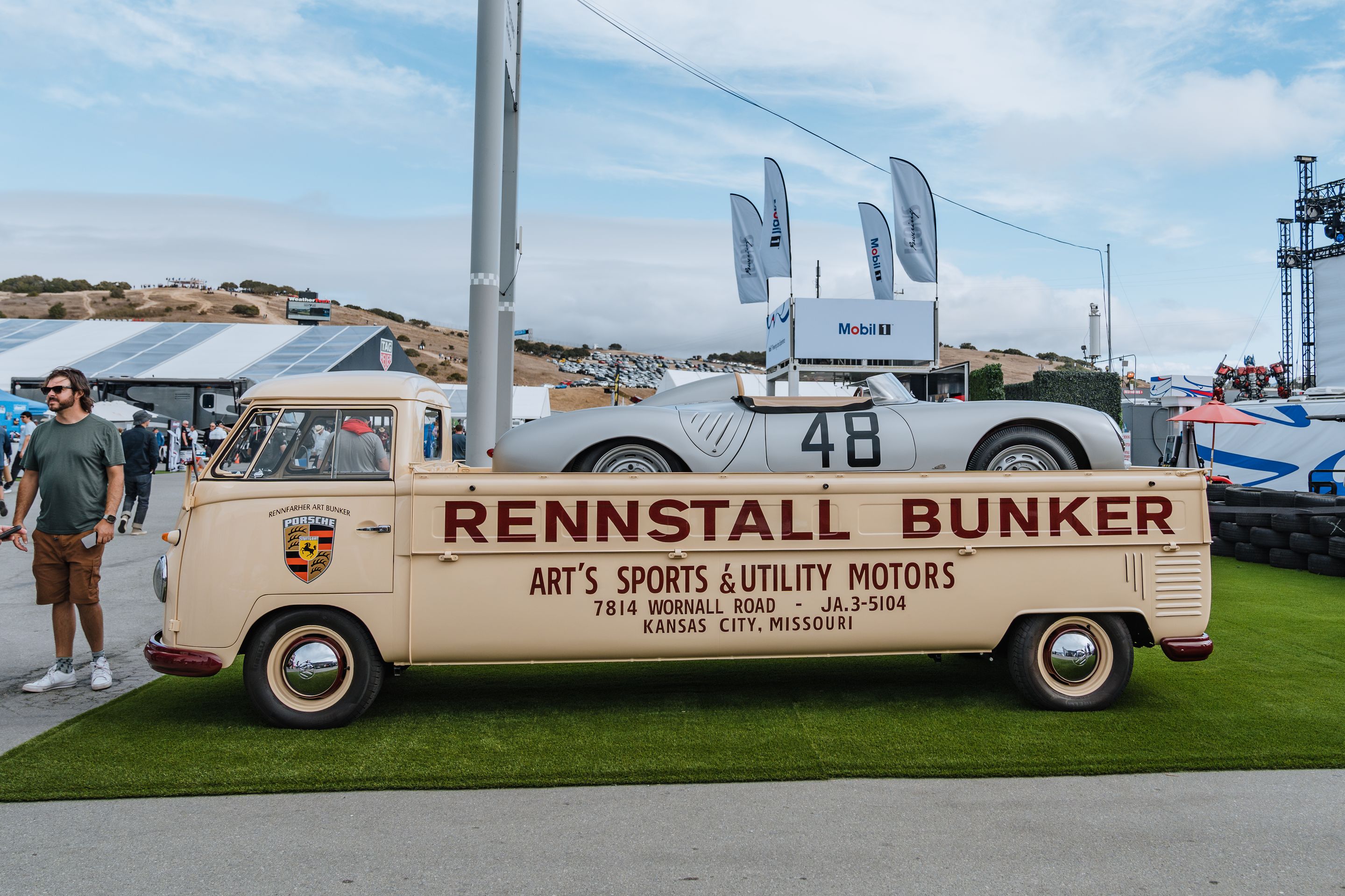 White Porsche 911 996 GT2 with 18" EC-7RS Apex wheels in Anthracite