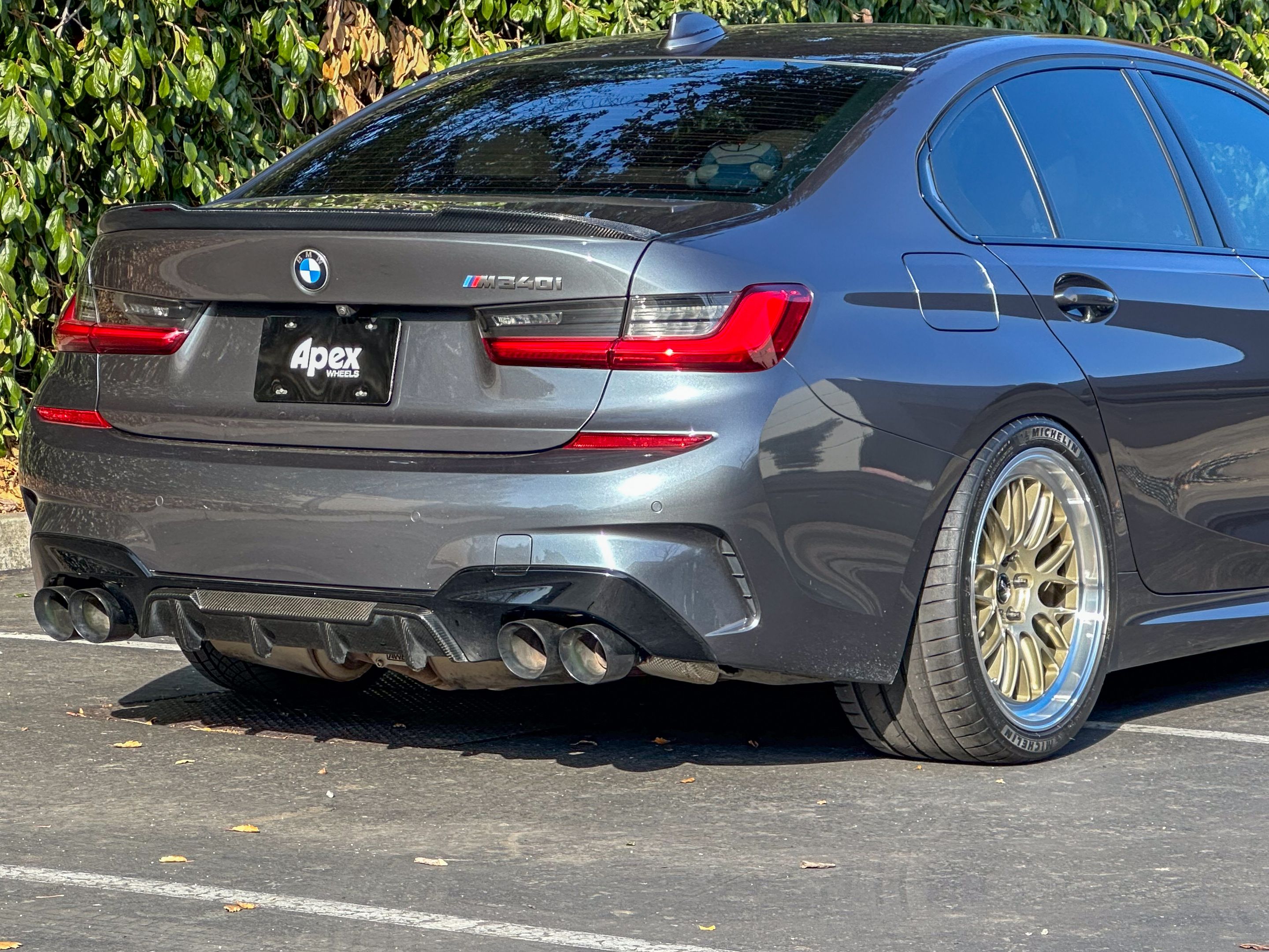 Grey BMW G20 Sedan 3 Series with 19" ML-10RT Apex wheels in Machined Lip Gloss Motorsport Gold