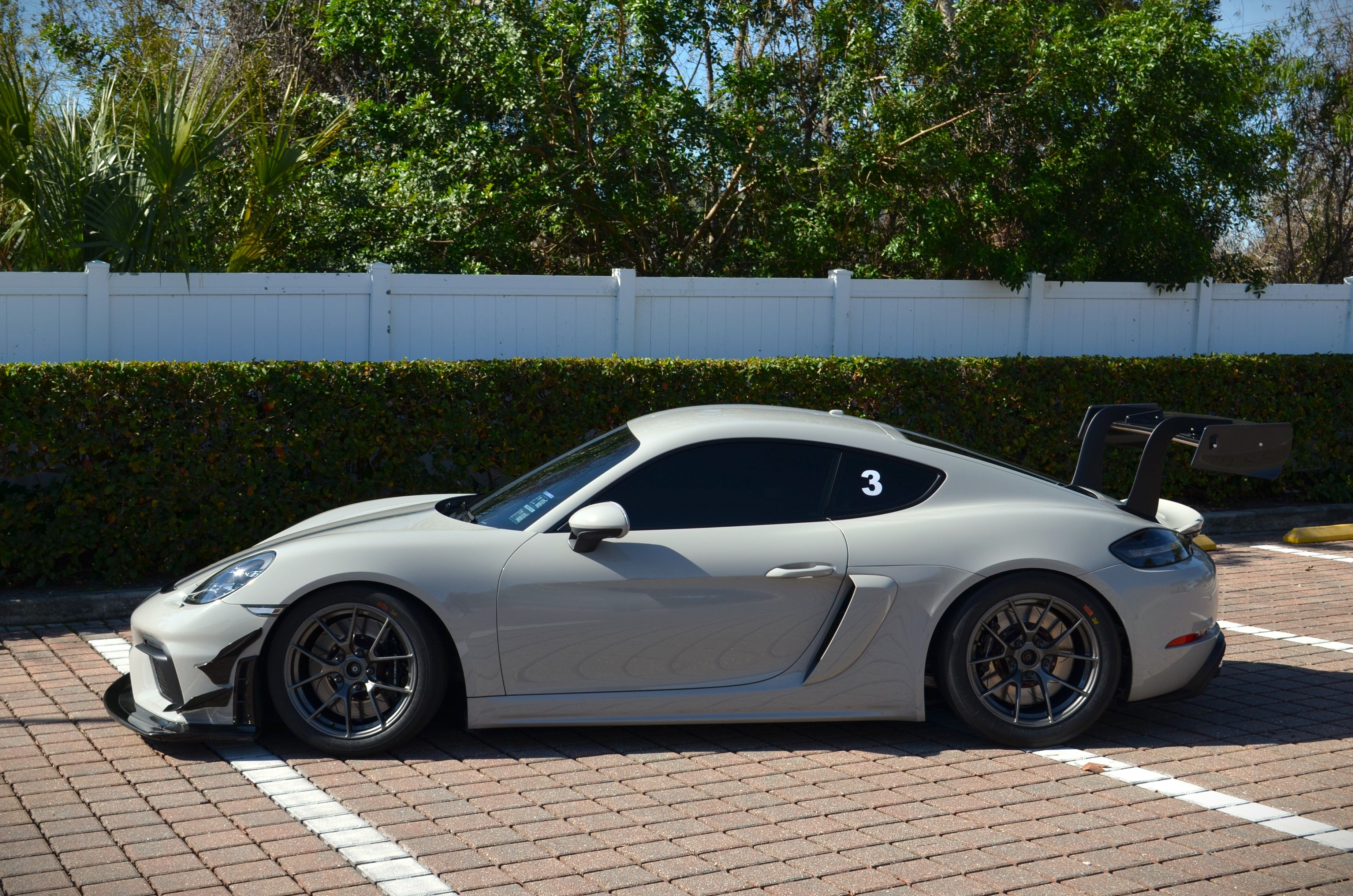 Porsche 718 Cayman GT4 with 18