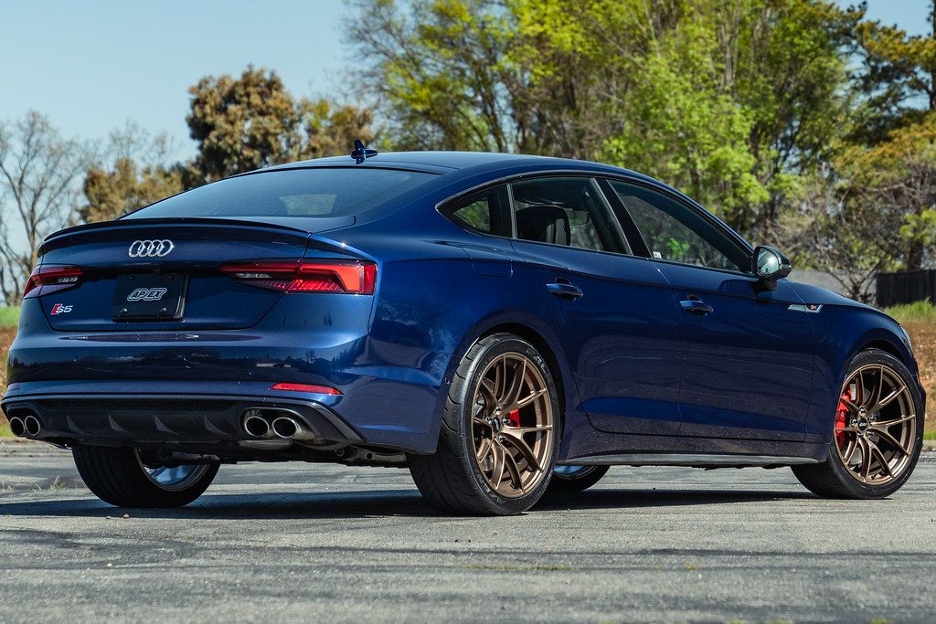 Blue Audi B9 S5 with 19" VS-5RS Apex wheels in Satin Bronze
