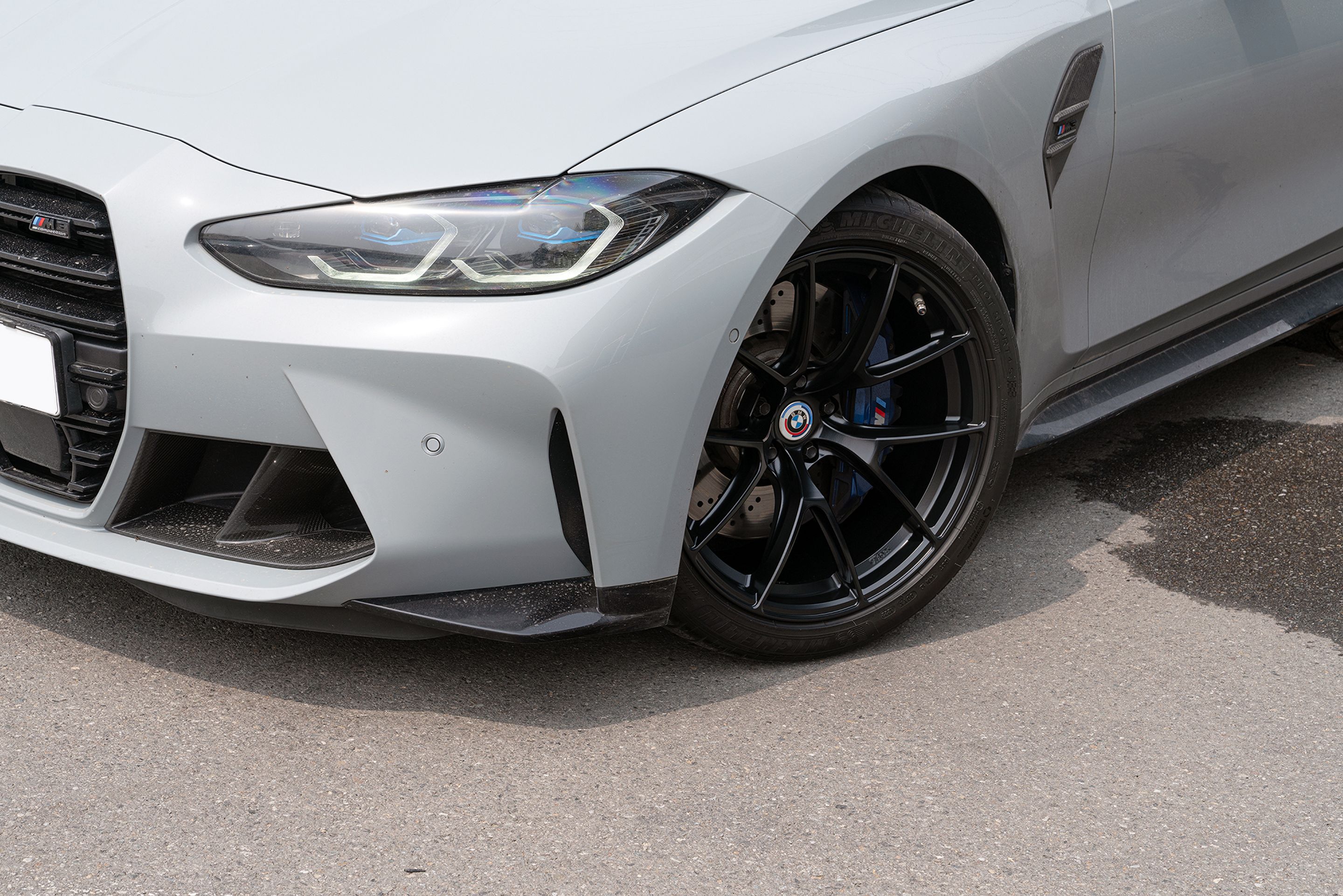 Grey BMW G80 M3 with 19"/20" VS-5RS Apex wheels in Satin Black