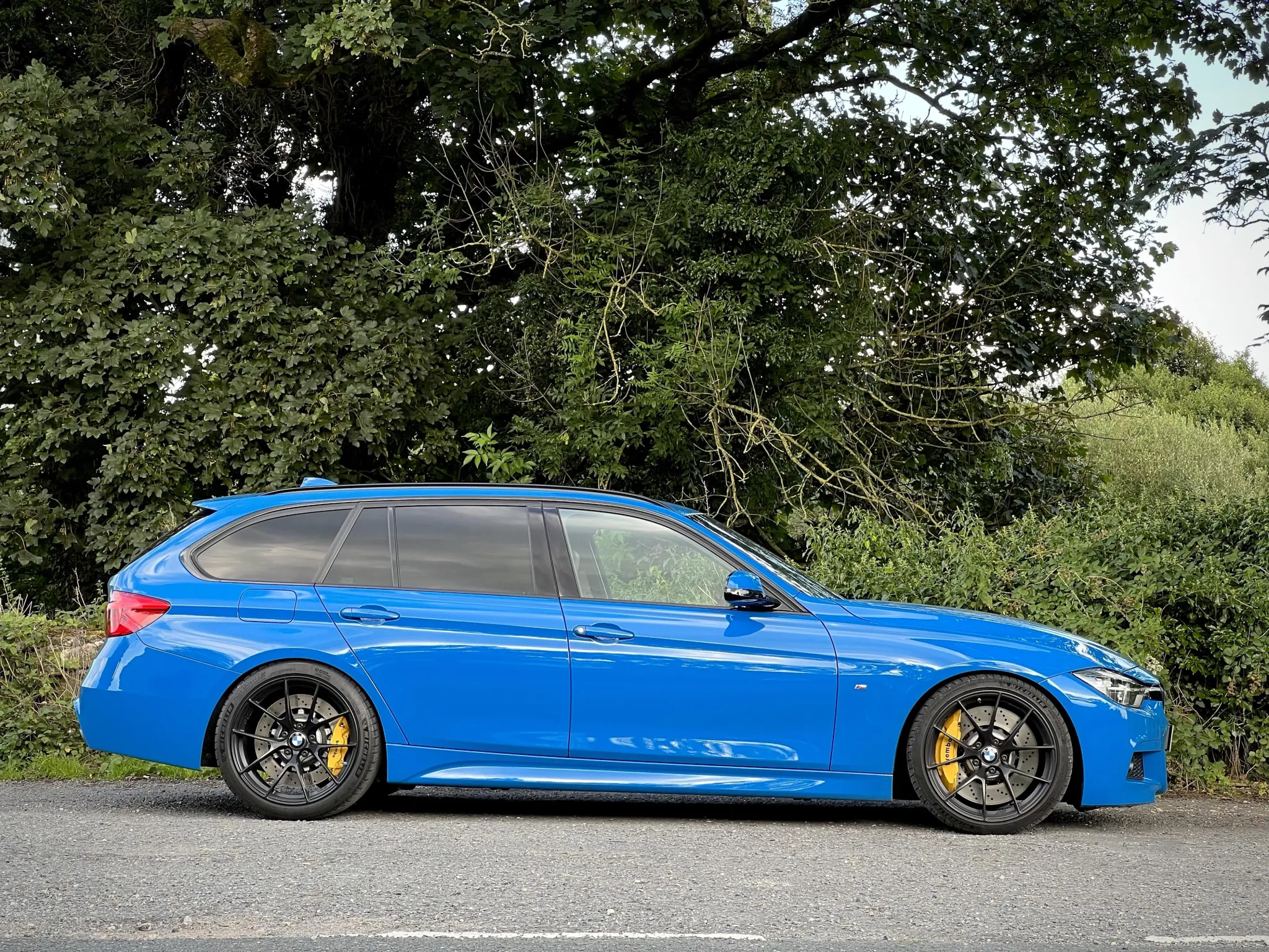 BMW F31 Wagon 3 Series with 19" VS-5RS Wheels in Satin Black