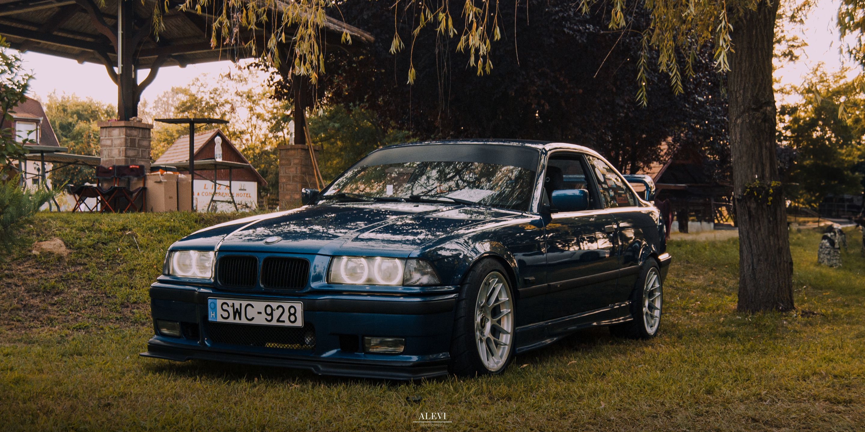 Blue BMW E36 M3 with 17" ARC-8 Apex wheels in Race Silver