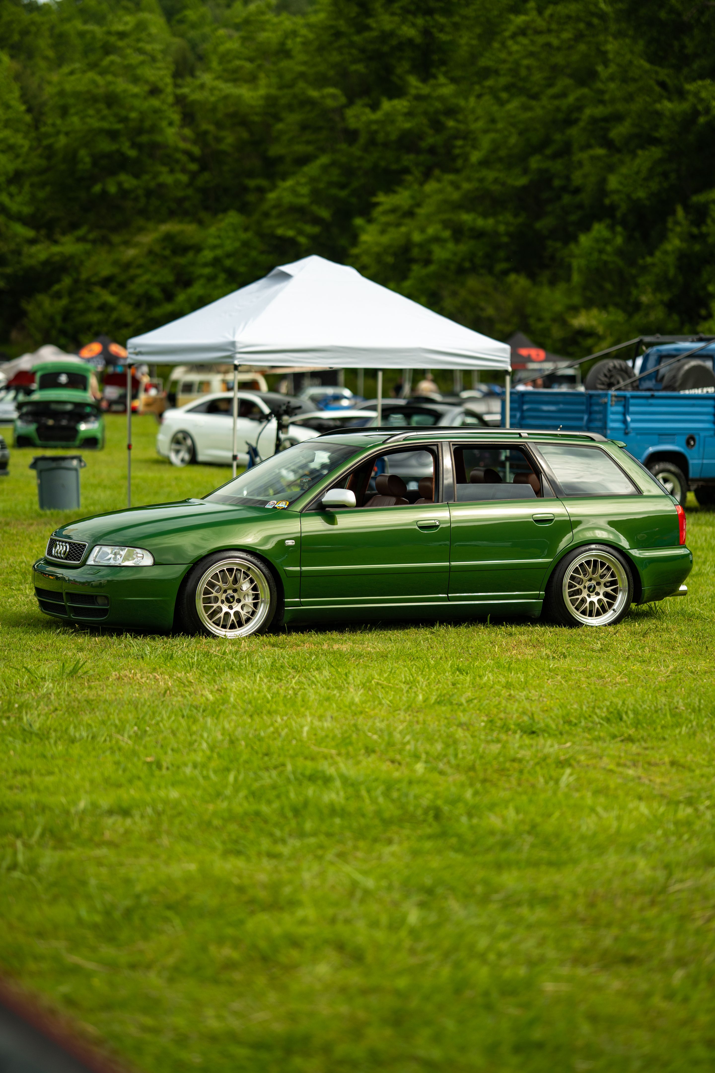 Green Audi B5 S4 Avant/Wagon with 18" ML-10RT Apex wheels in Machined Lip Gloss Motorsport Gold