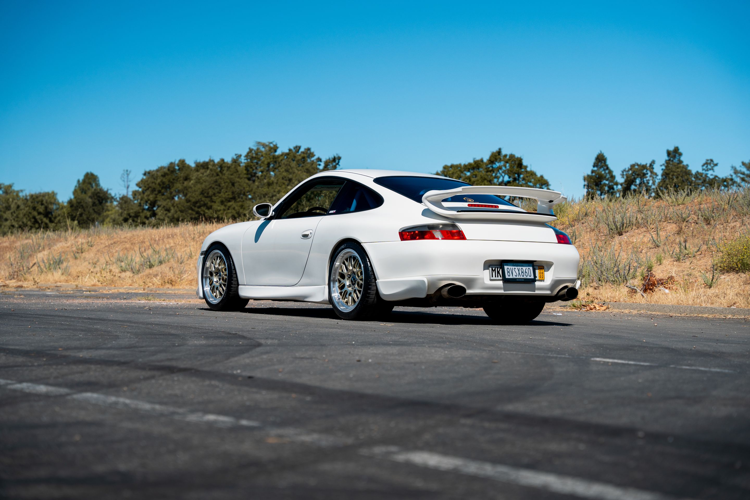 White Porsche 911 996 Carrera with 18" ML-10RT Apex wheels in Machined Lip Gloss Motorsport Gold