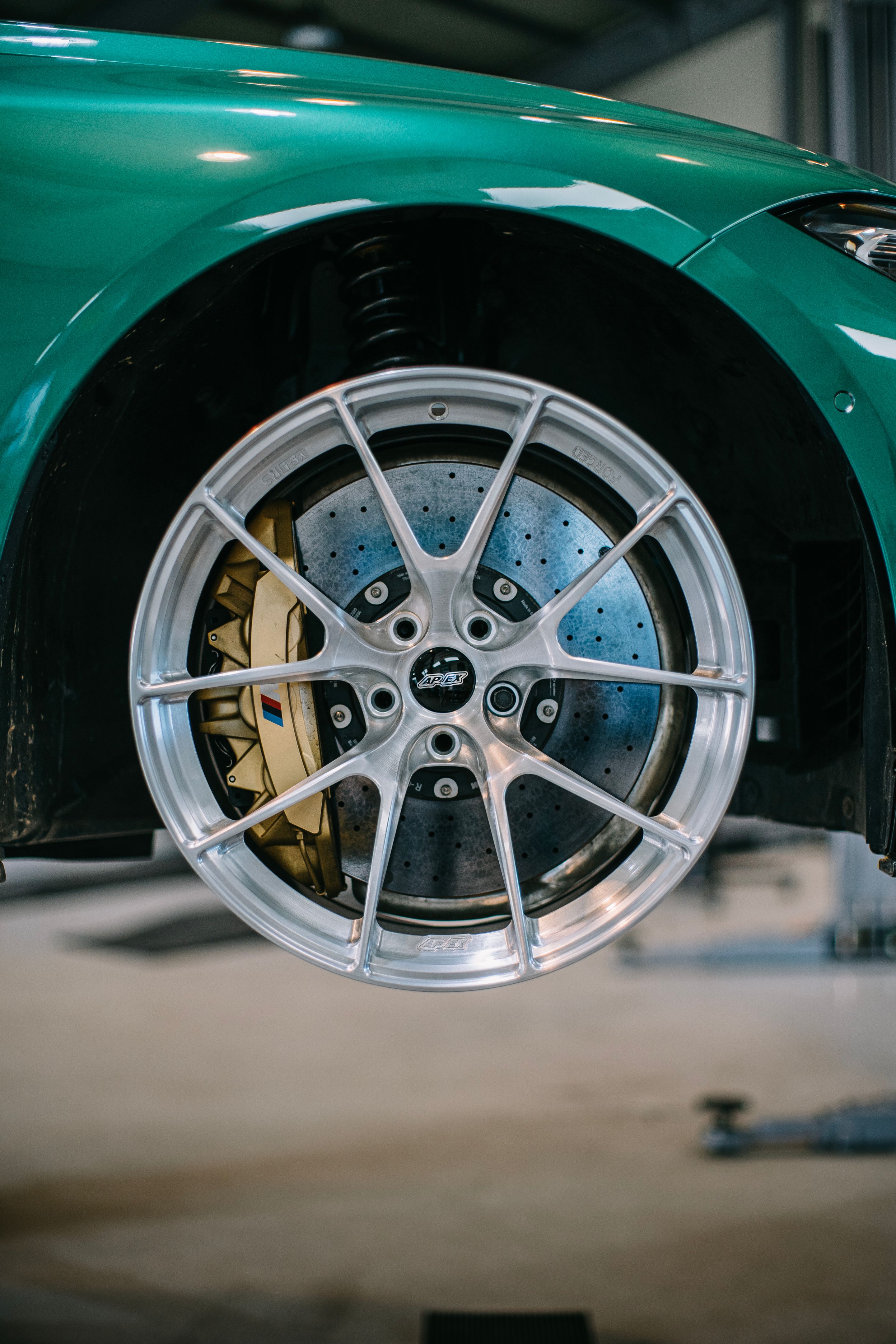 Green BMW G80 M3 with 19" VS-5RS Apex wheels in Brushed Clear